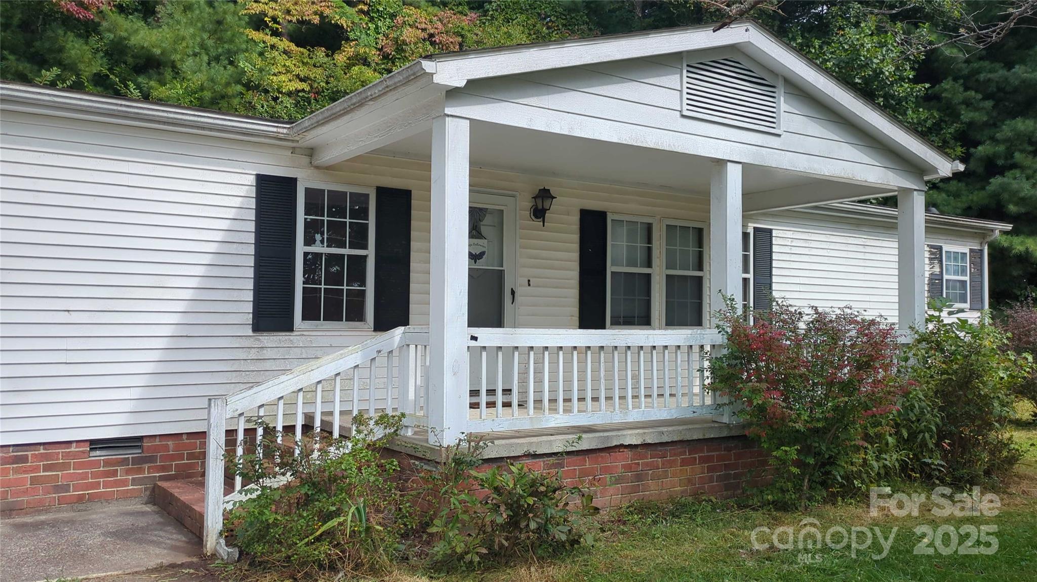 112 and 154 Merri Drive — Hendersonville