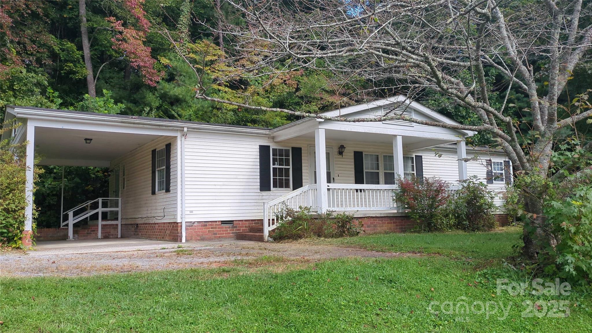 112 and 154 Merri Drive — Hendersonville