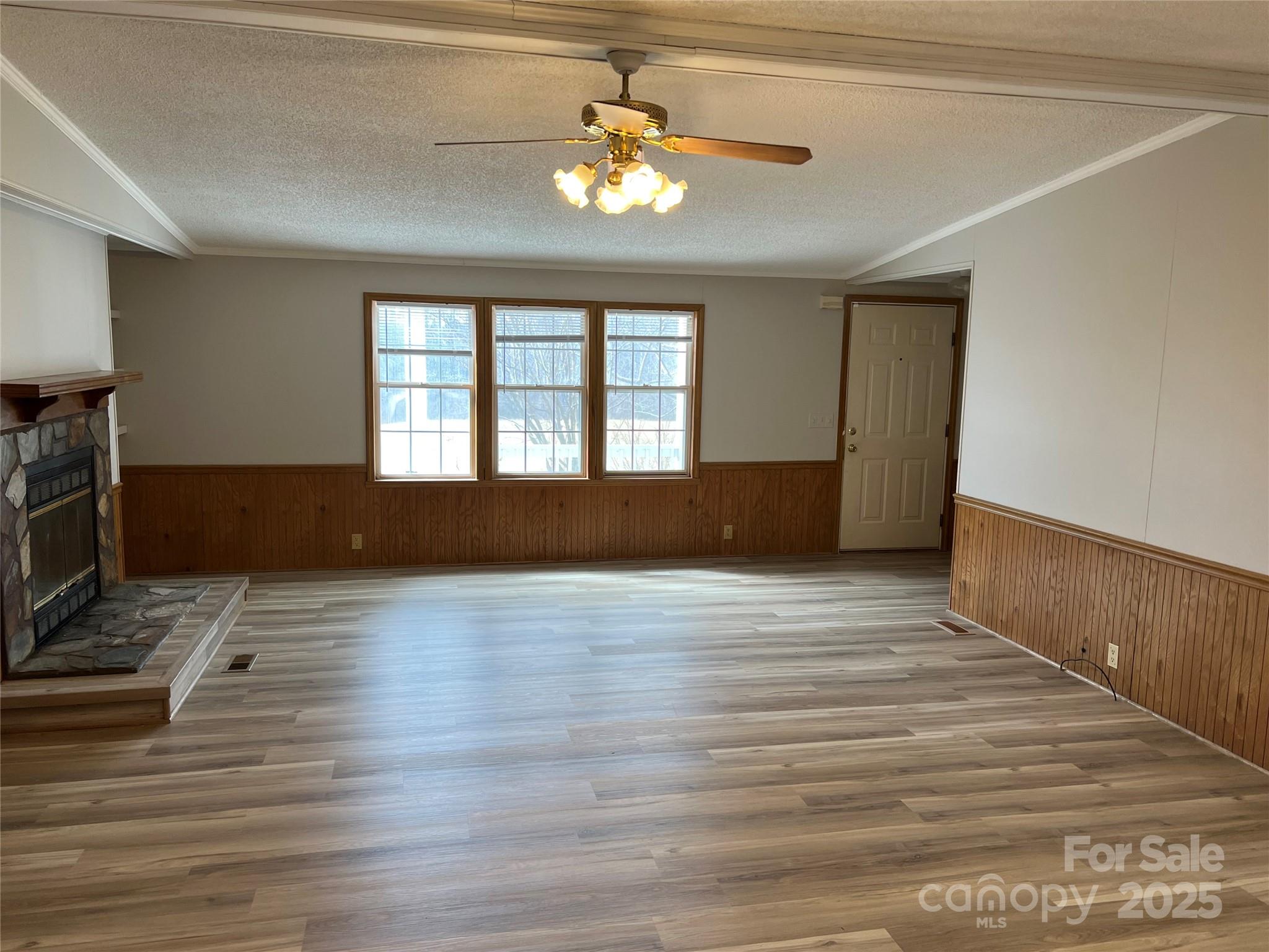 112 and 154 Merri Drive — Hendersonville