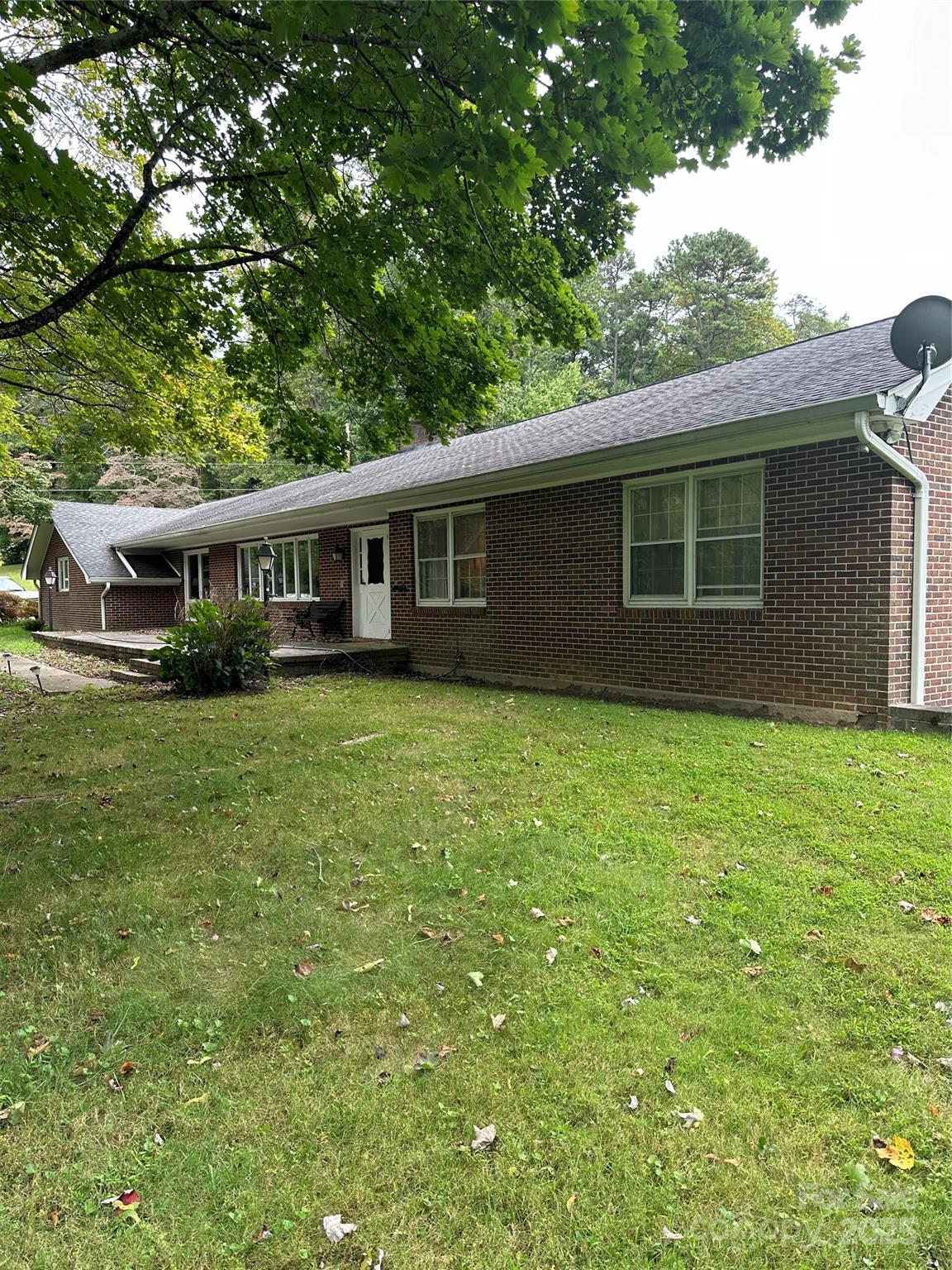 112 and 154 Merri Drive — Hendersonville