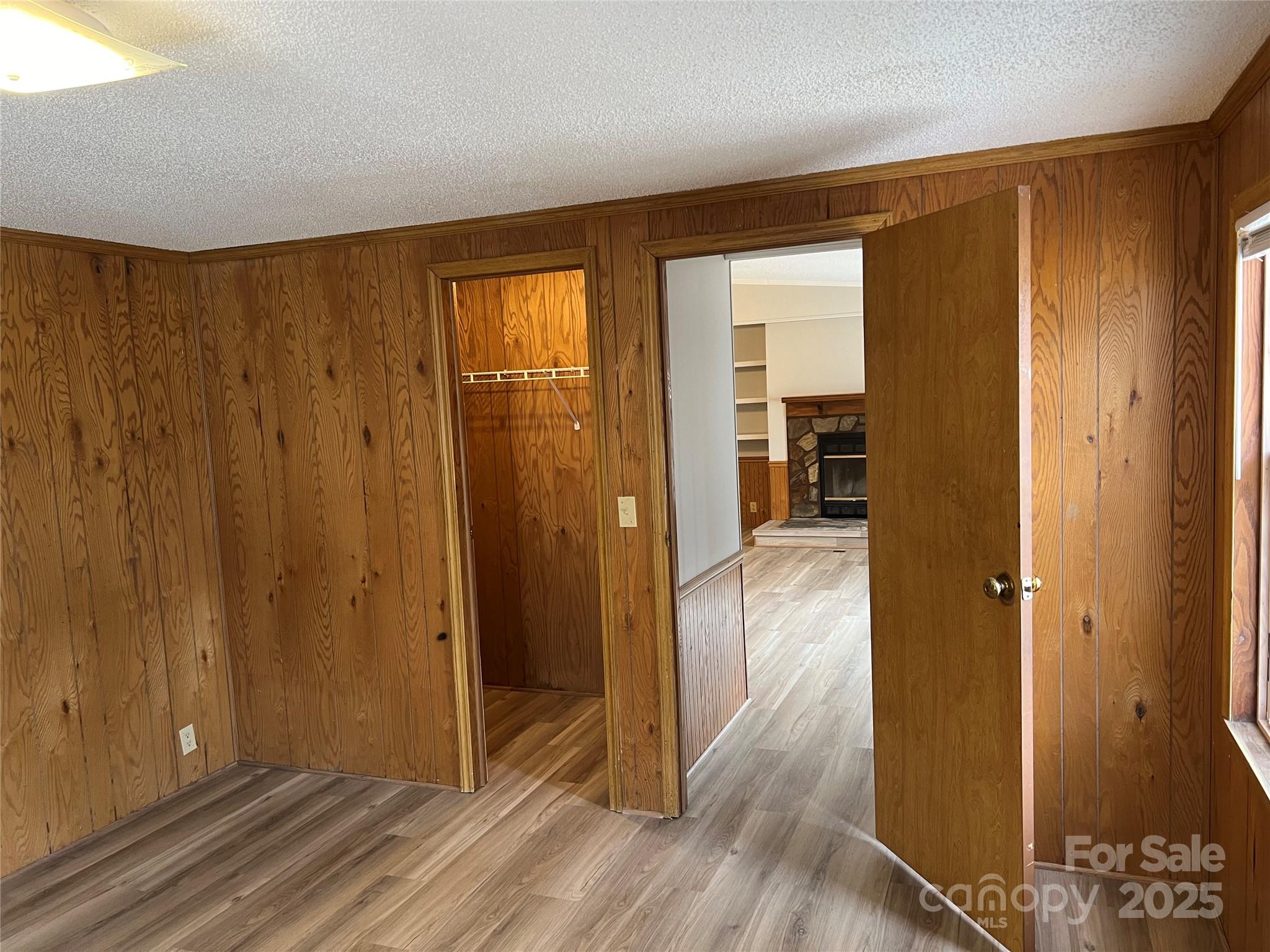 112 and 154 Merri Drive — Hendersonville
