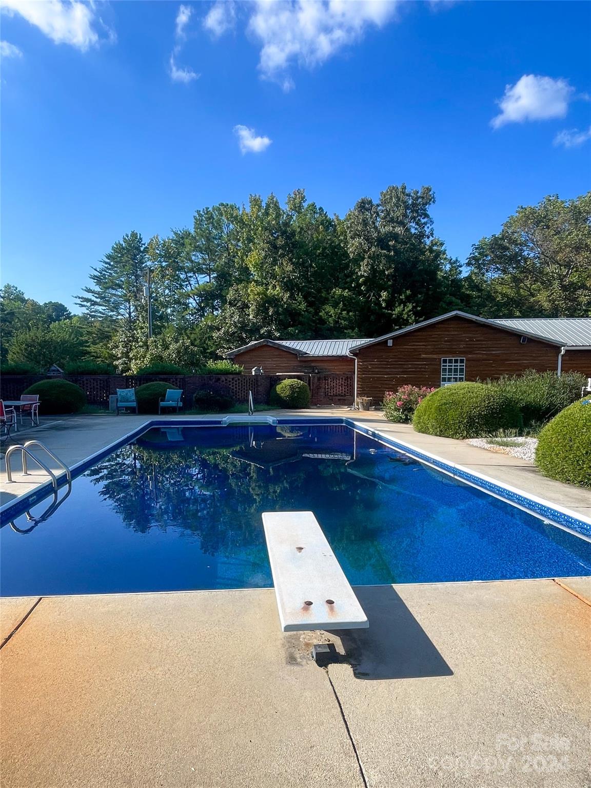 1610 Sierra Road — York