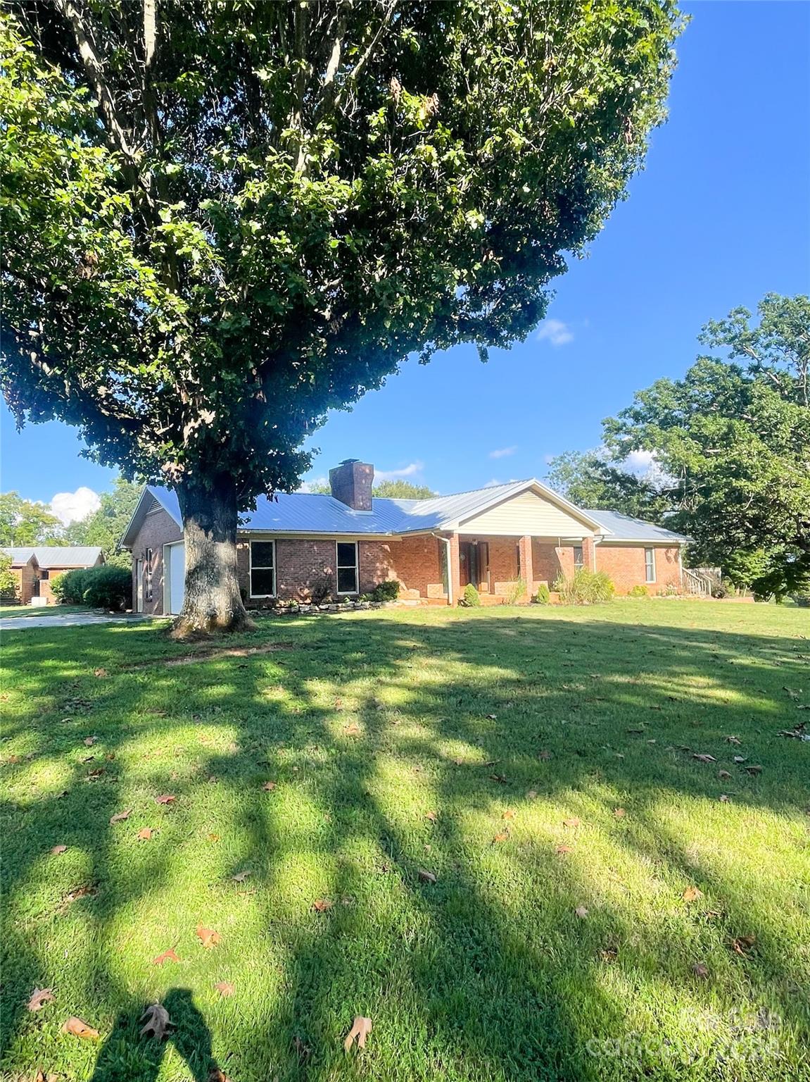 1610 Sierra Road — York