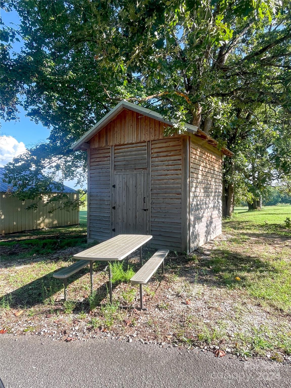 1610 Sierra Road — York