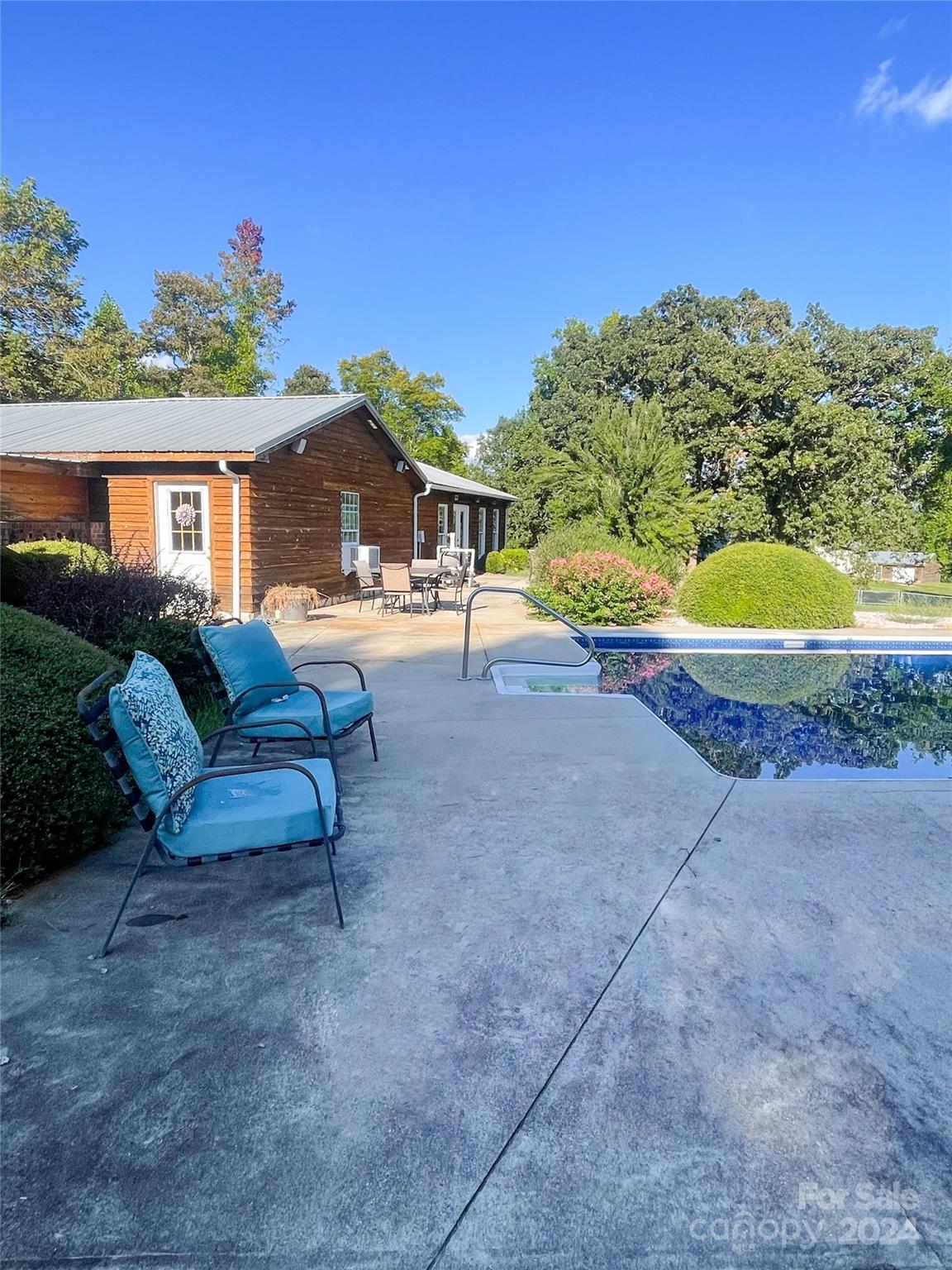 1610 Sierra Road — York
