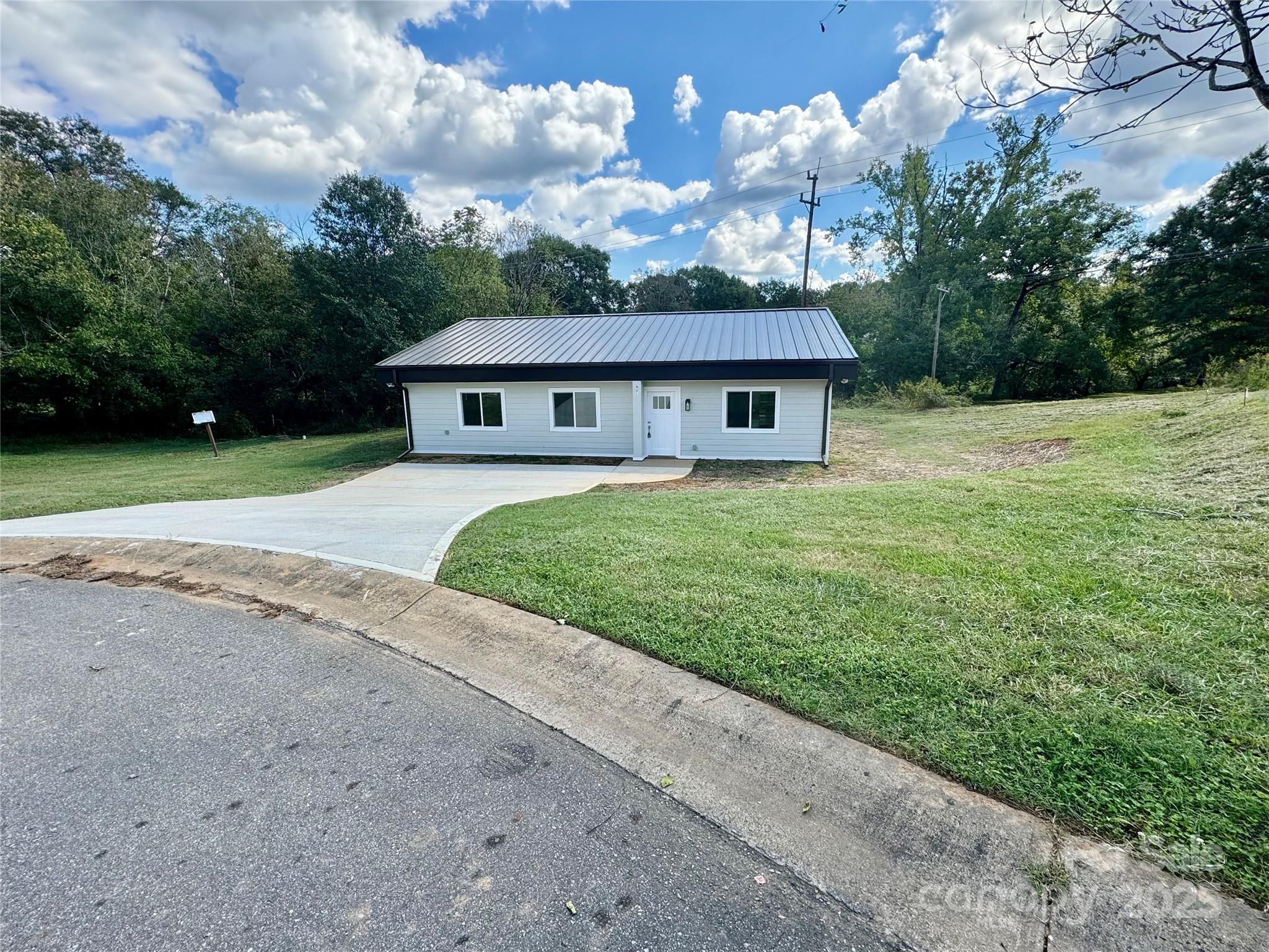 901 Linney Lane — Shelby