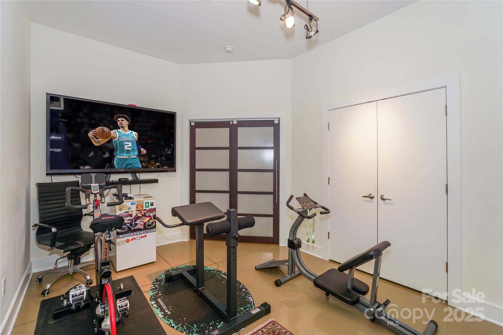 929 Westmere Avenue — Charlotte