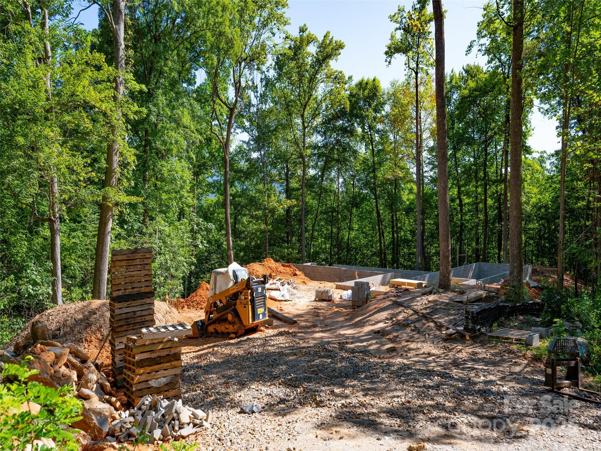 2140 Harm Creek Loop — Mill Spring