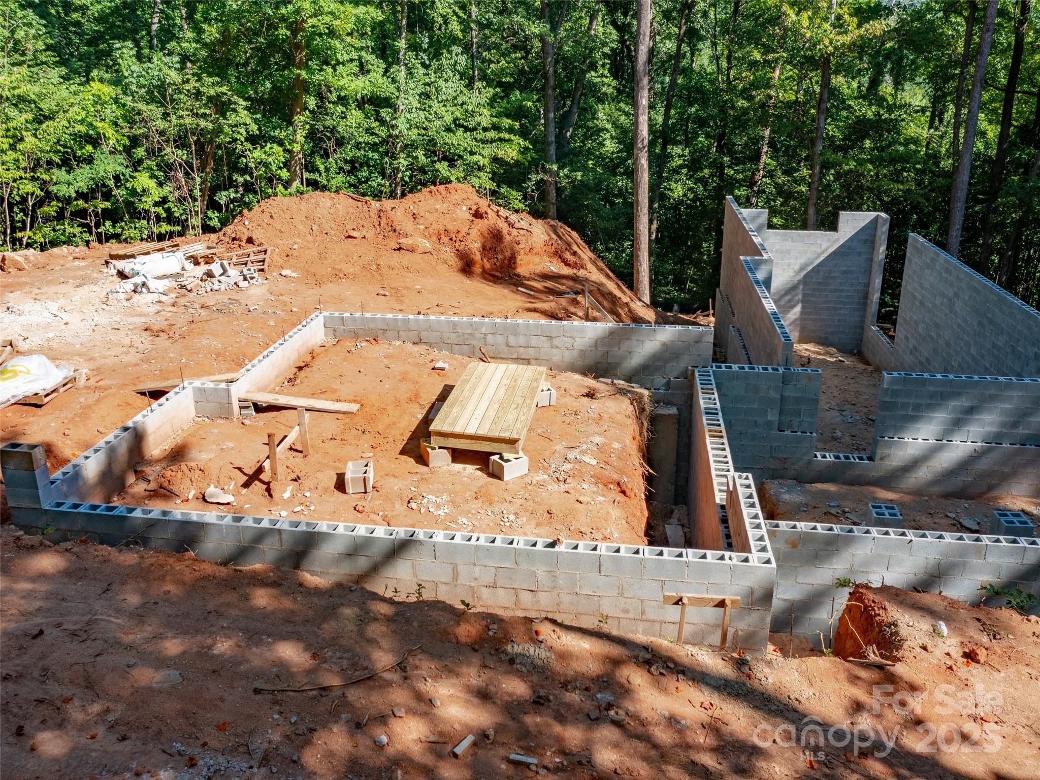 2140 Harm Creek Loop — Mill Spring