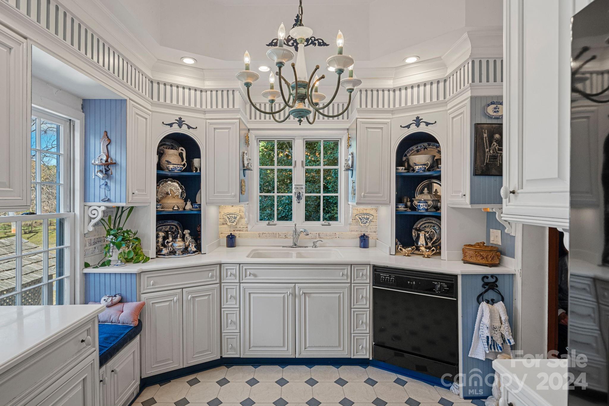 104 Leslie Loop — Mooresville