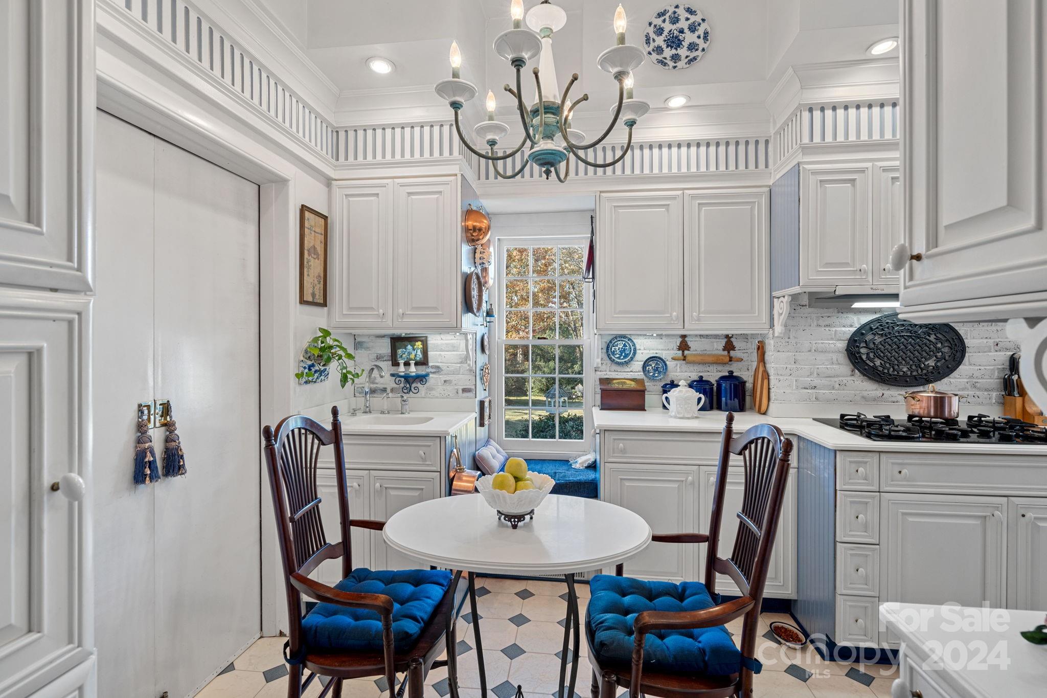 104 Leslie Loop — Mooresville