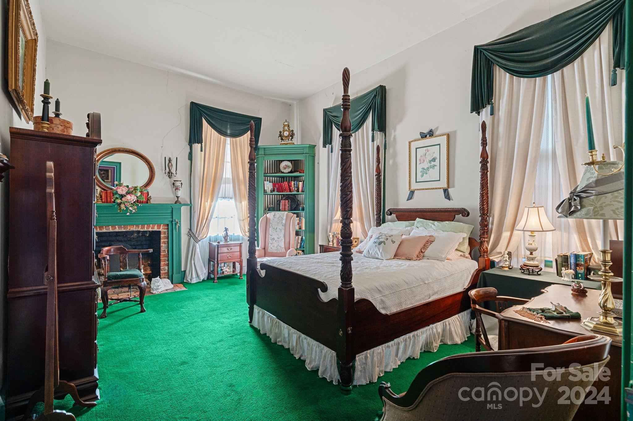 104 Leslie Loop — Mooresville