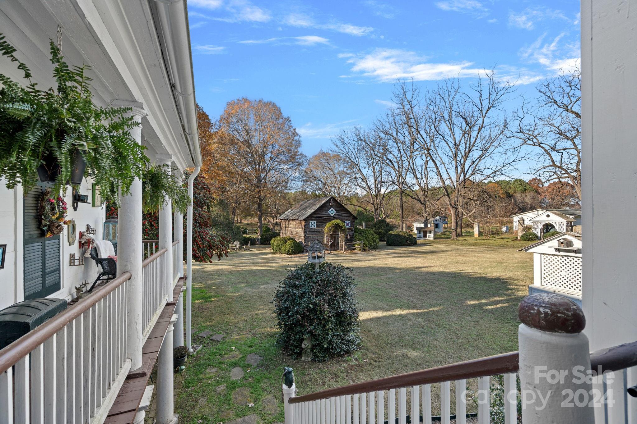 104 Leslie Loop — Mooresville