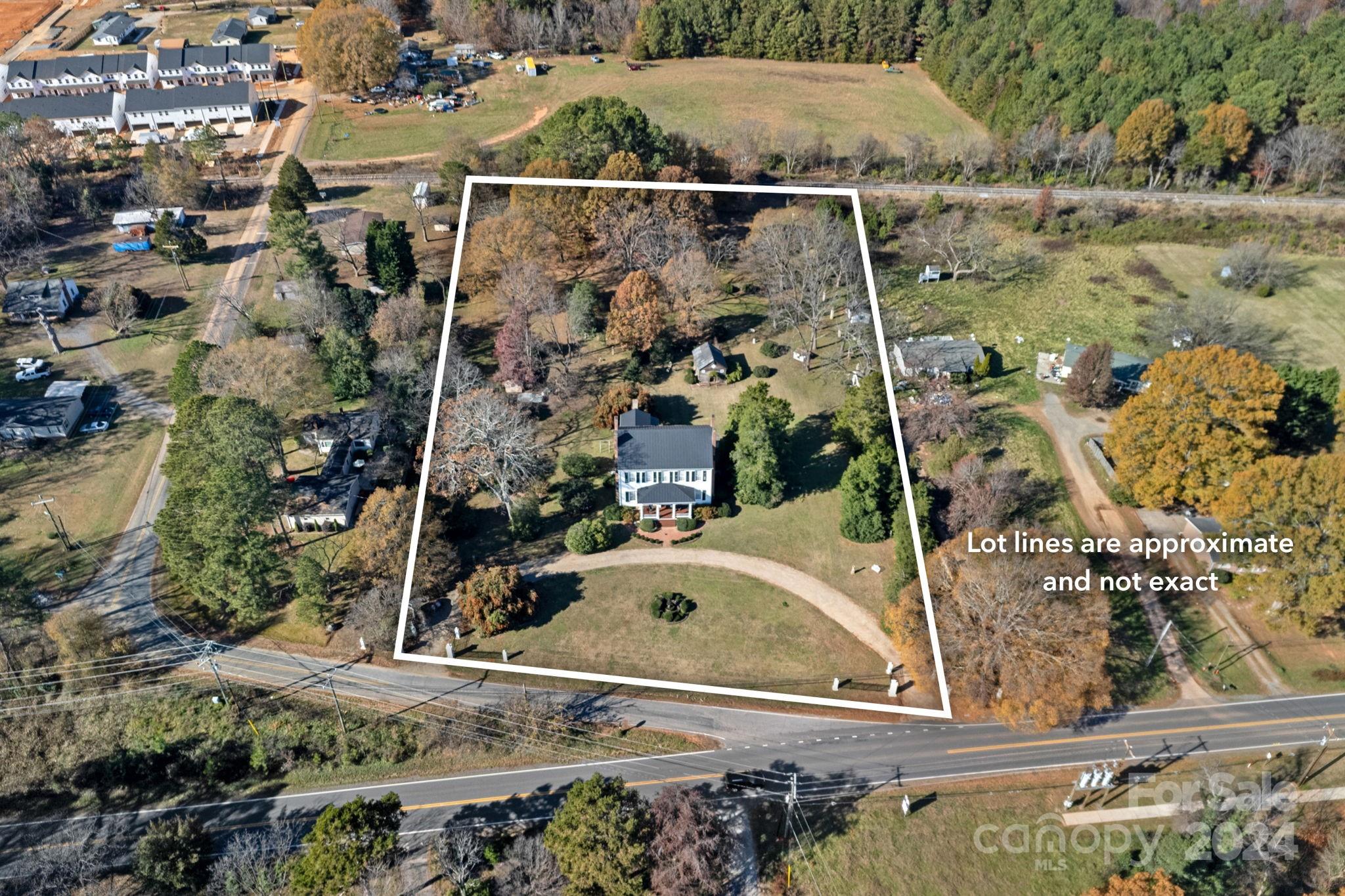 104 Leslie Loop — Mooresville