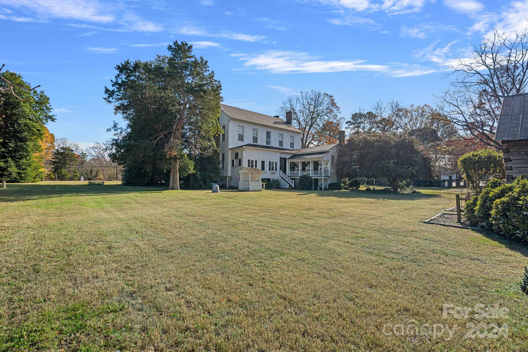 104 Leslie Loop — Mooresville