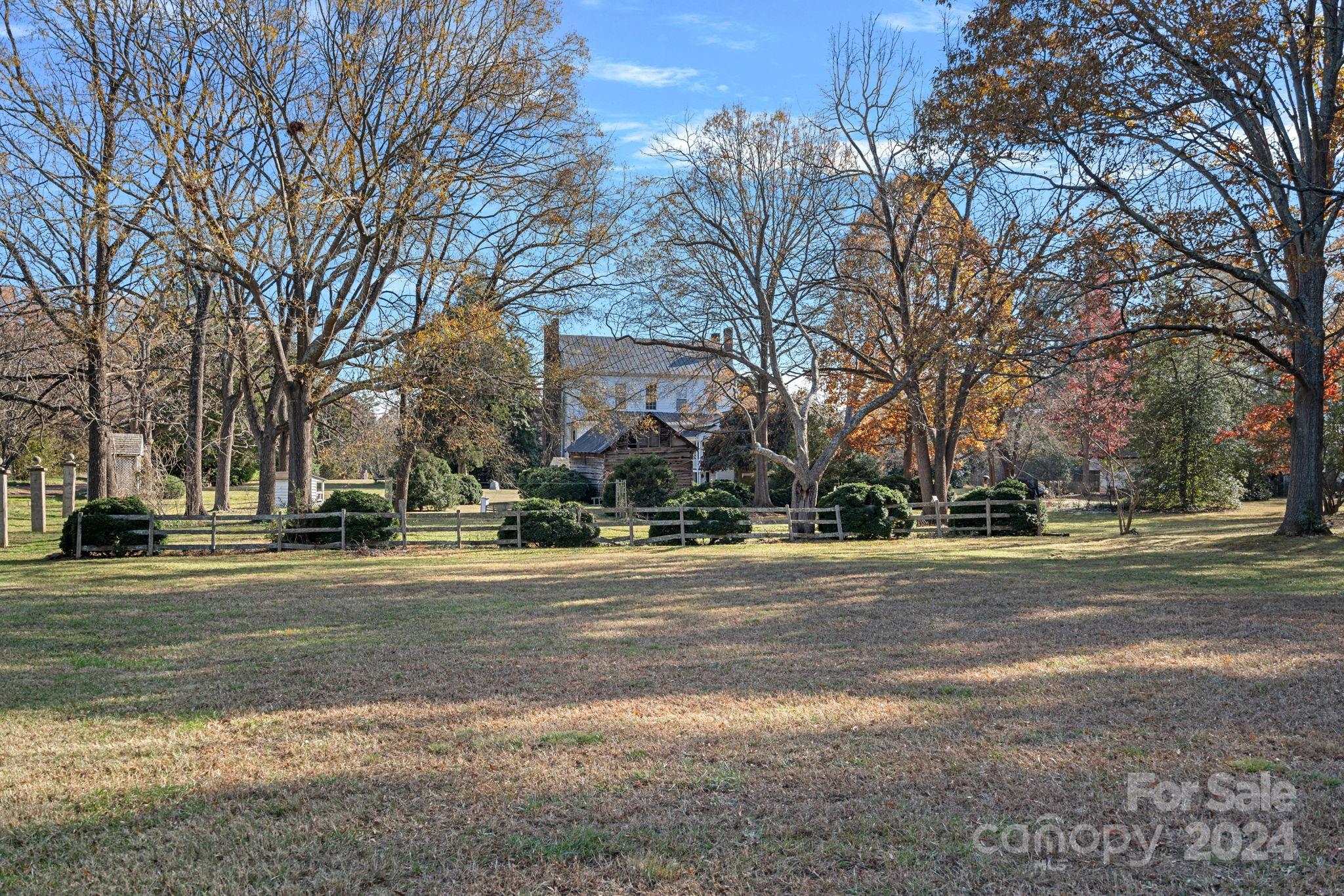 104 Leslie Loop — Mooresville