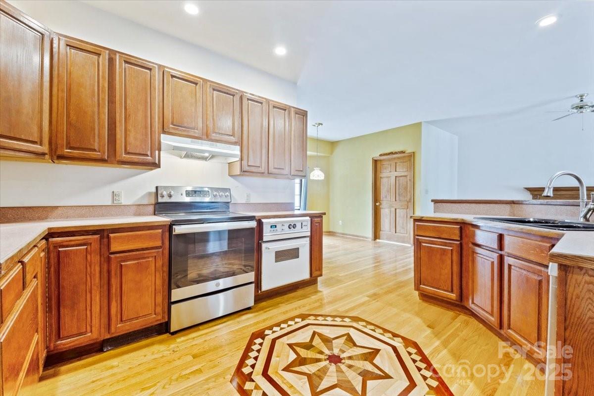 5580 Greenville Highway — Brevard