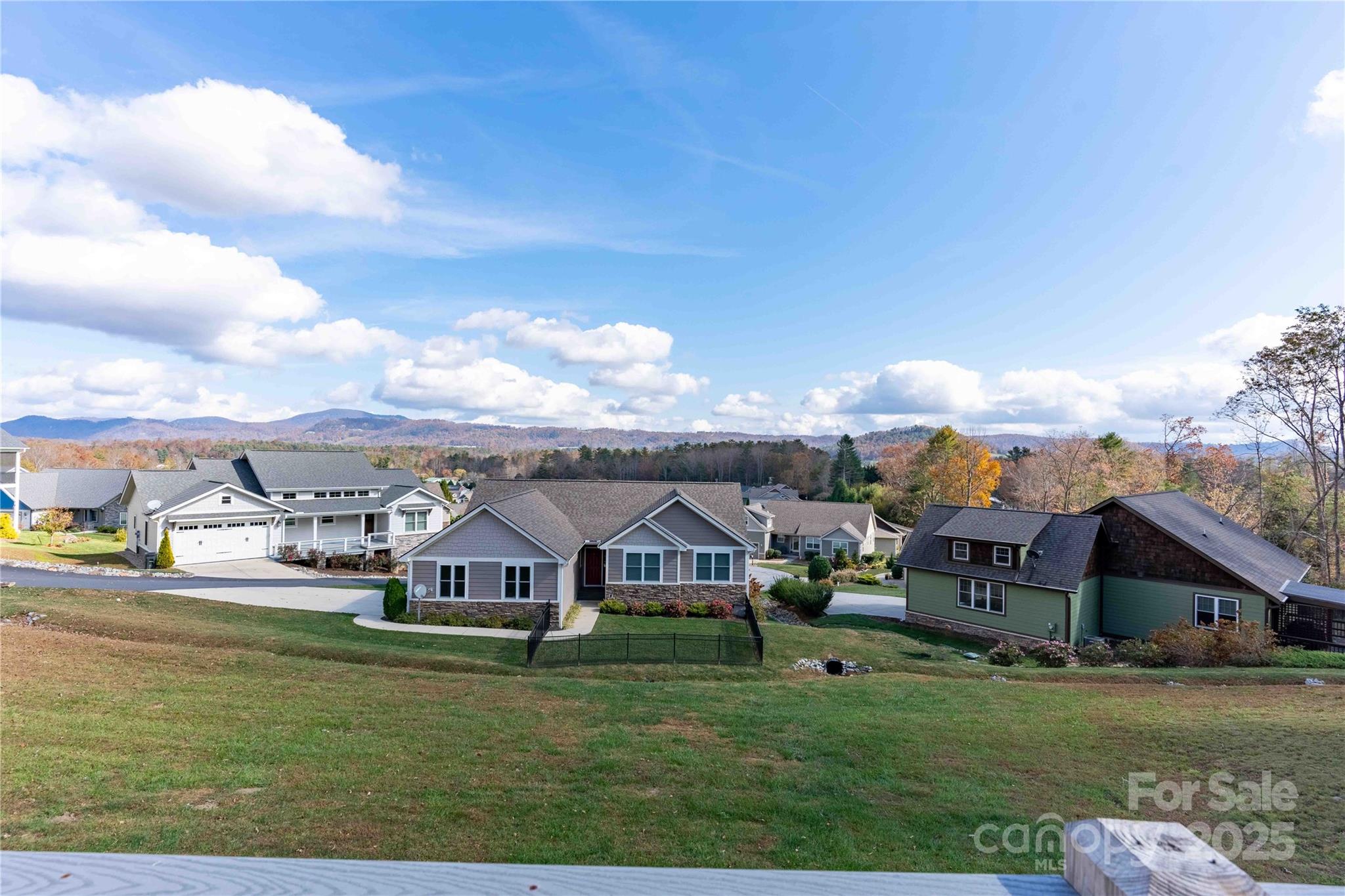 2637 Bowden Lane — Hendersonville