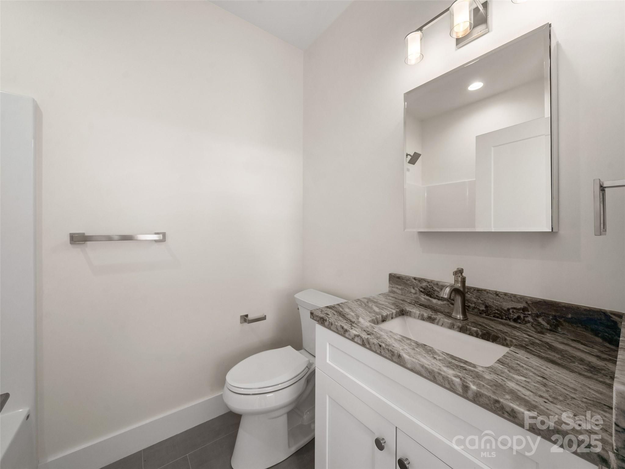 43 Skyvue Court #F — Saluda