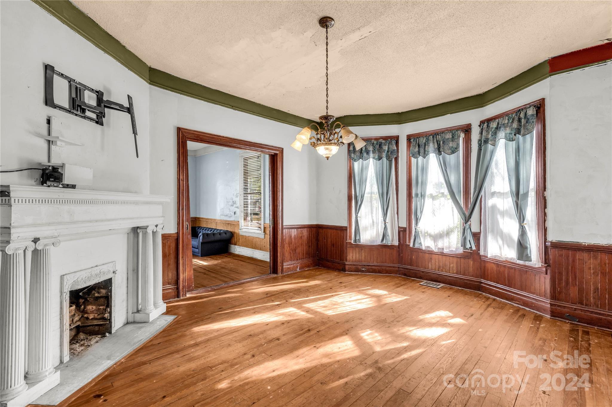 307 Kings Mountain Street — Clover