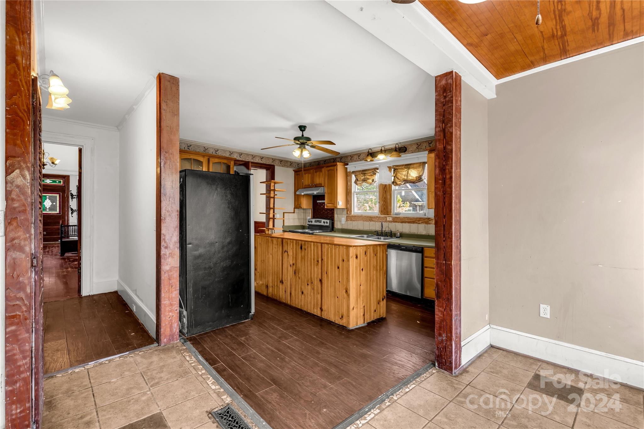307 Kings Mountain Street — Clover