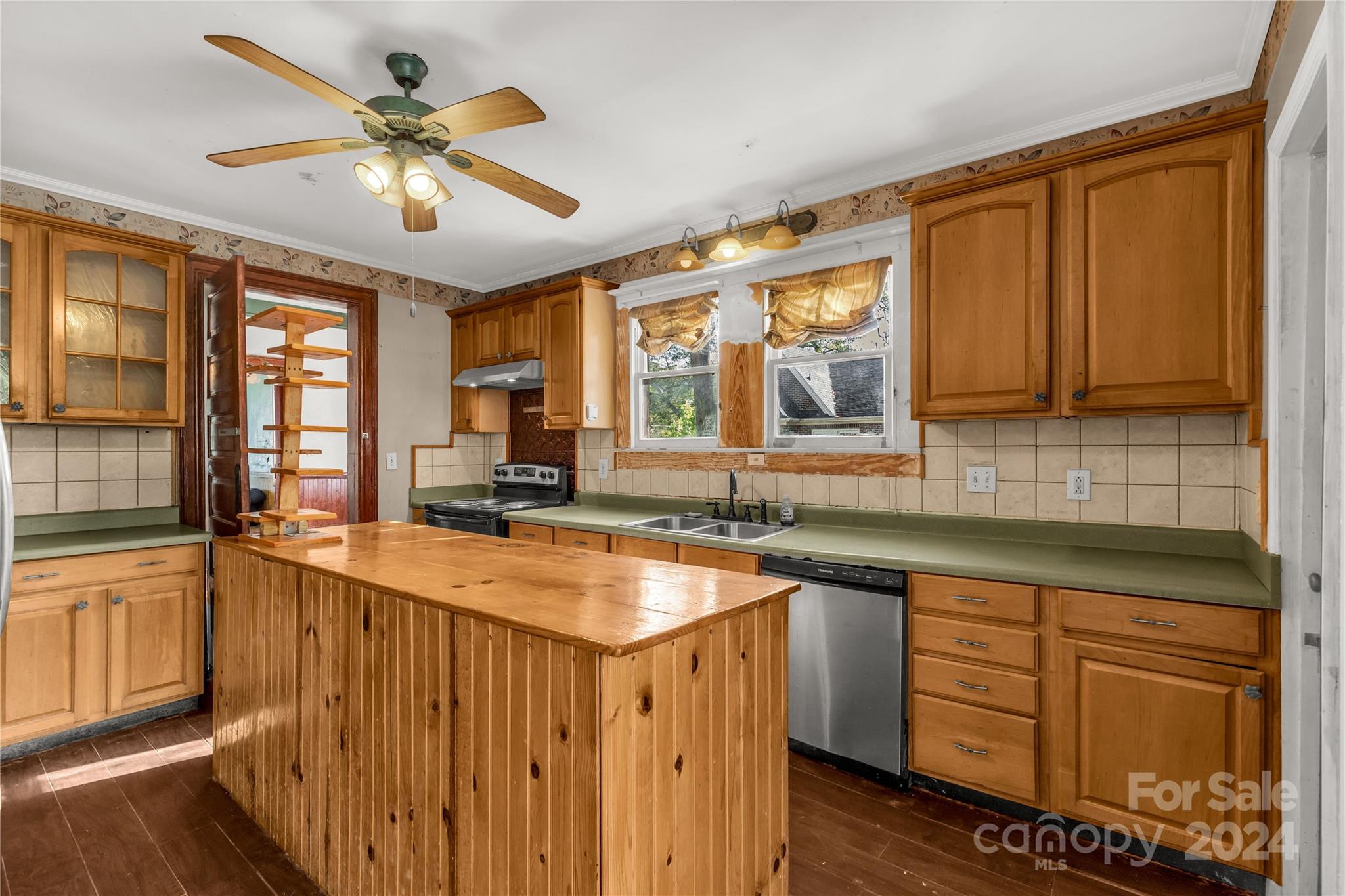307 Kings Mountain Street — Clover