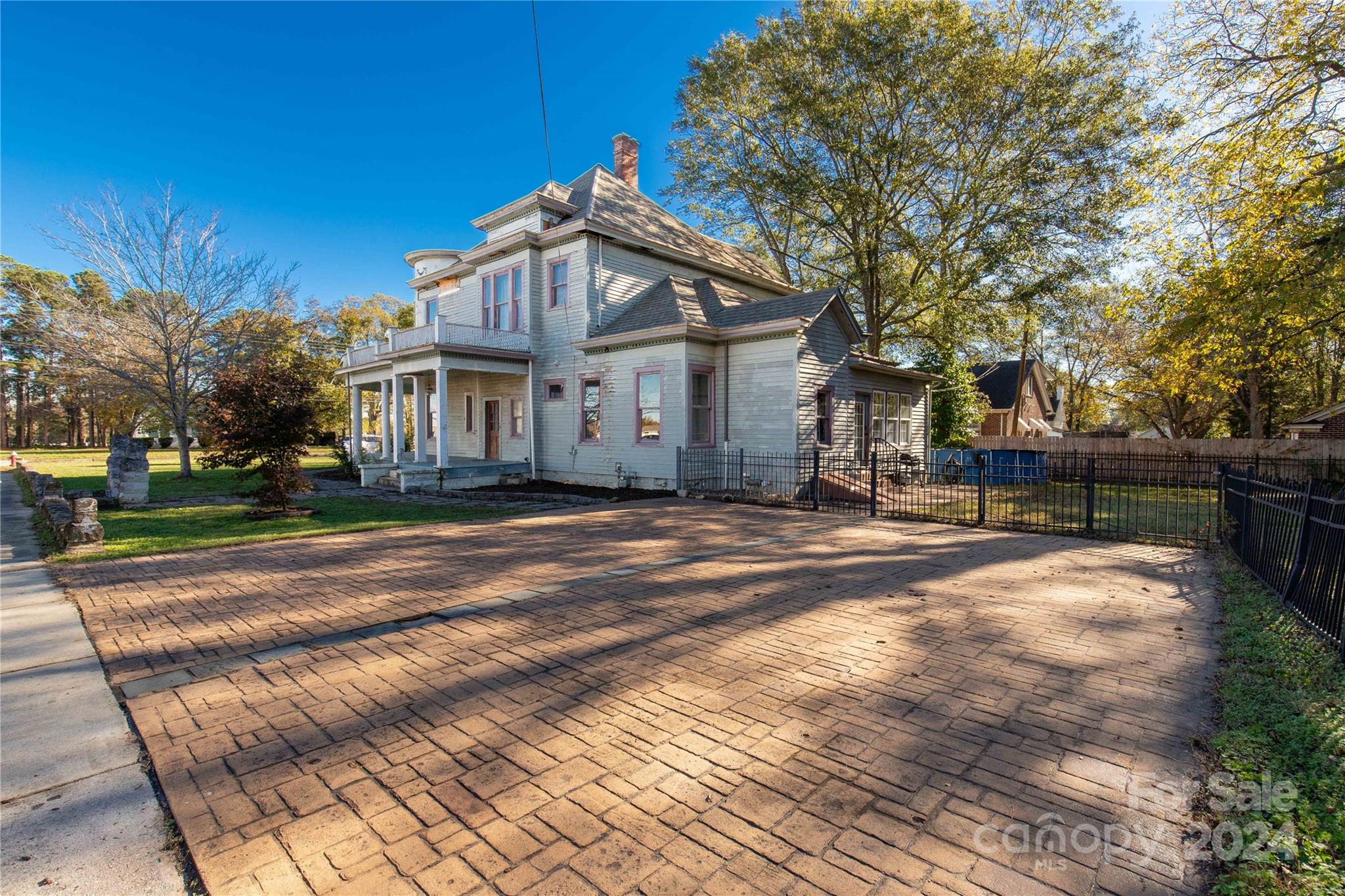 307 Kings Mountain Street — Clover