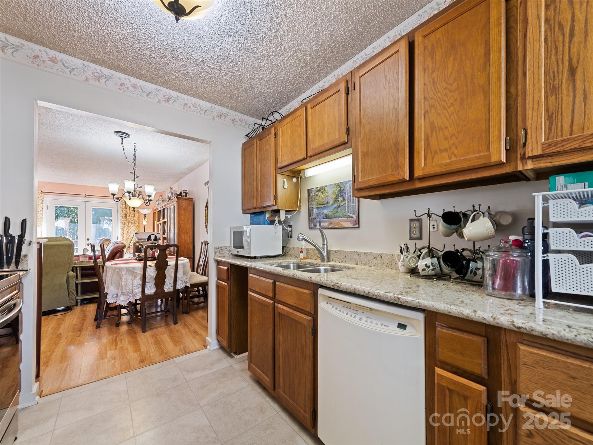 40 Meadows Lane — Maggie Valley