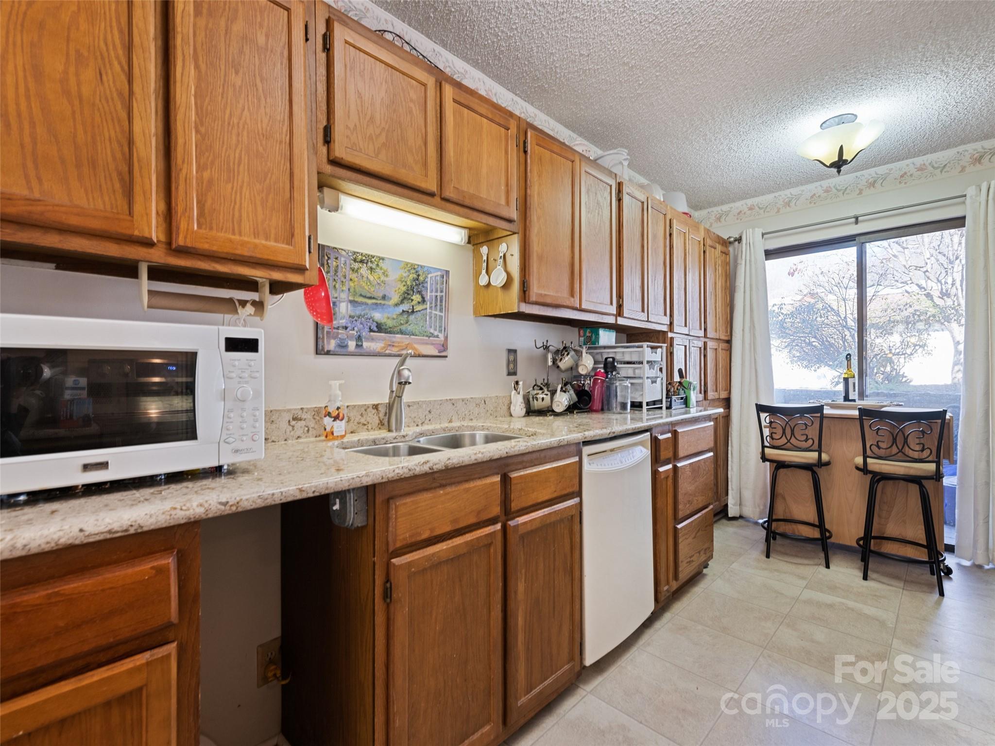 40 Meadows Lane — Maggie Valley