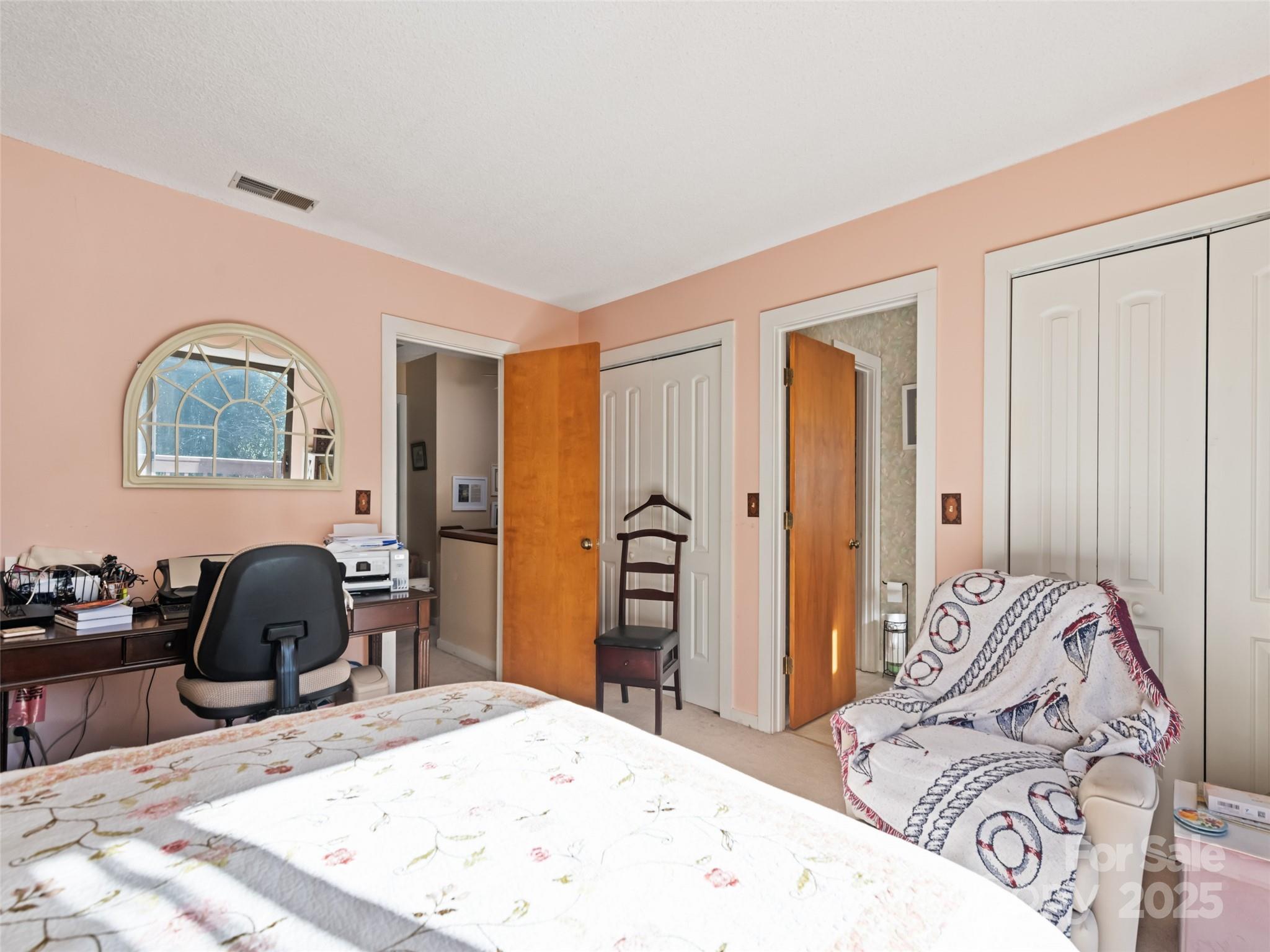 40 Meadows Lane — Maggie Valley