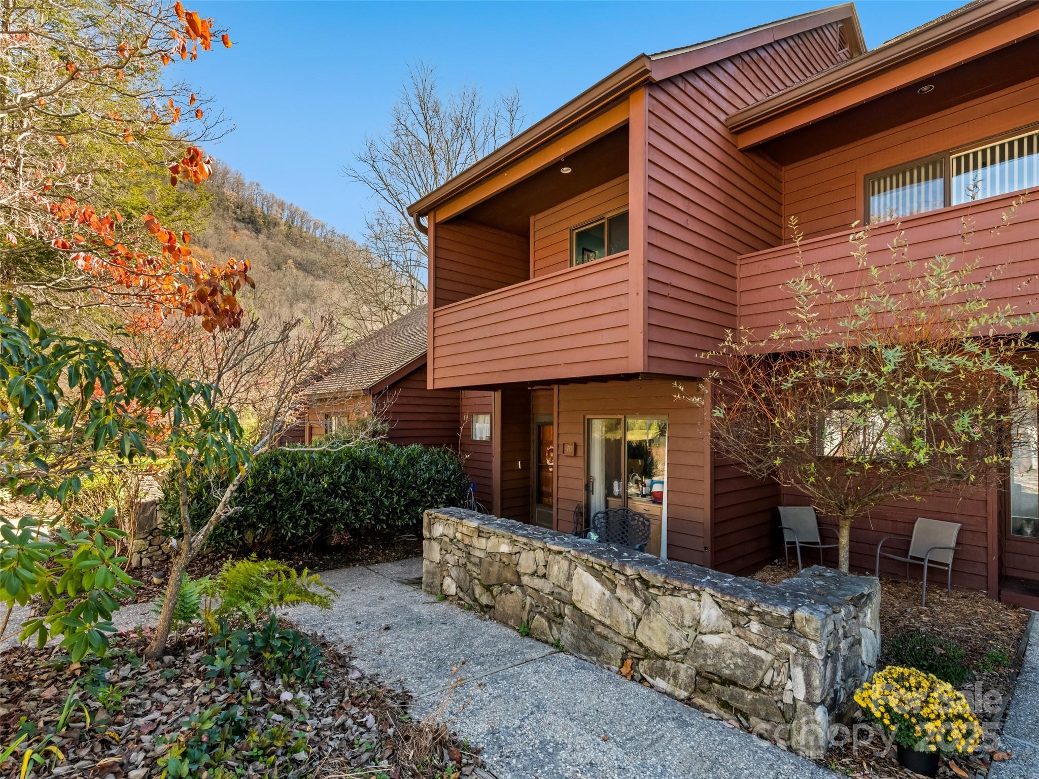 40 Meadows Lane — Maggie Valley