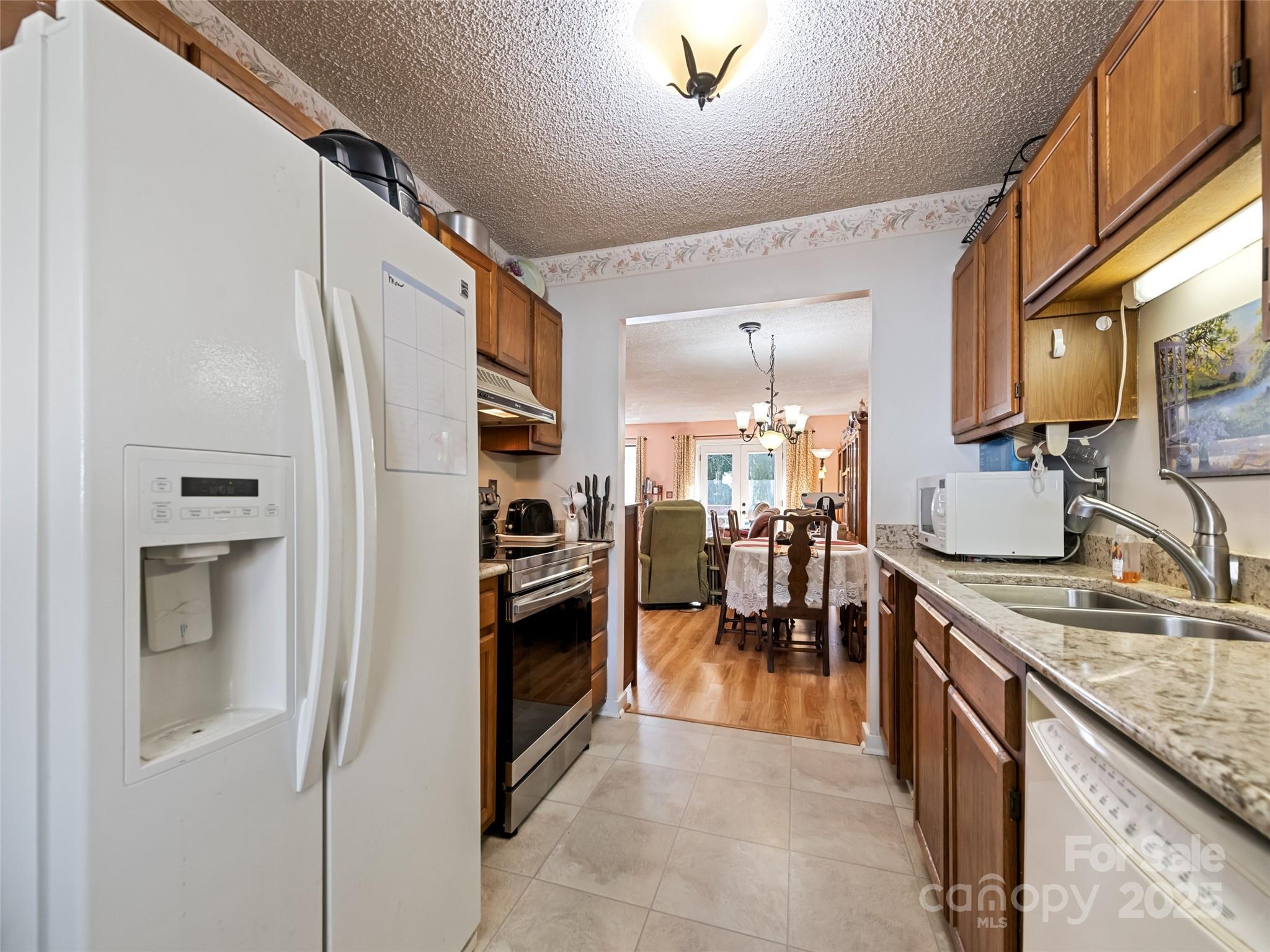 40 Meadows Lane — Maggie Valley