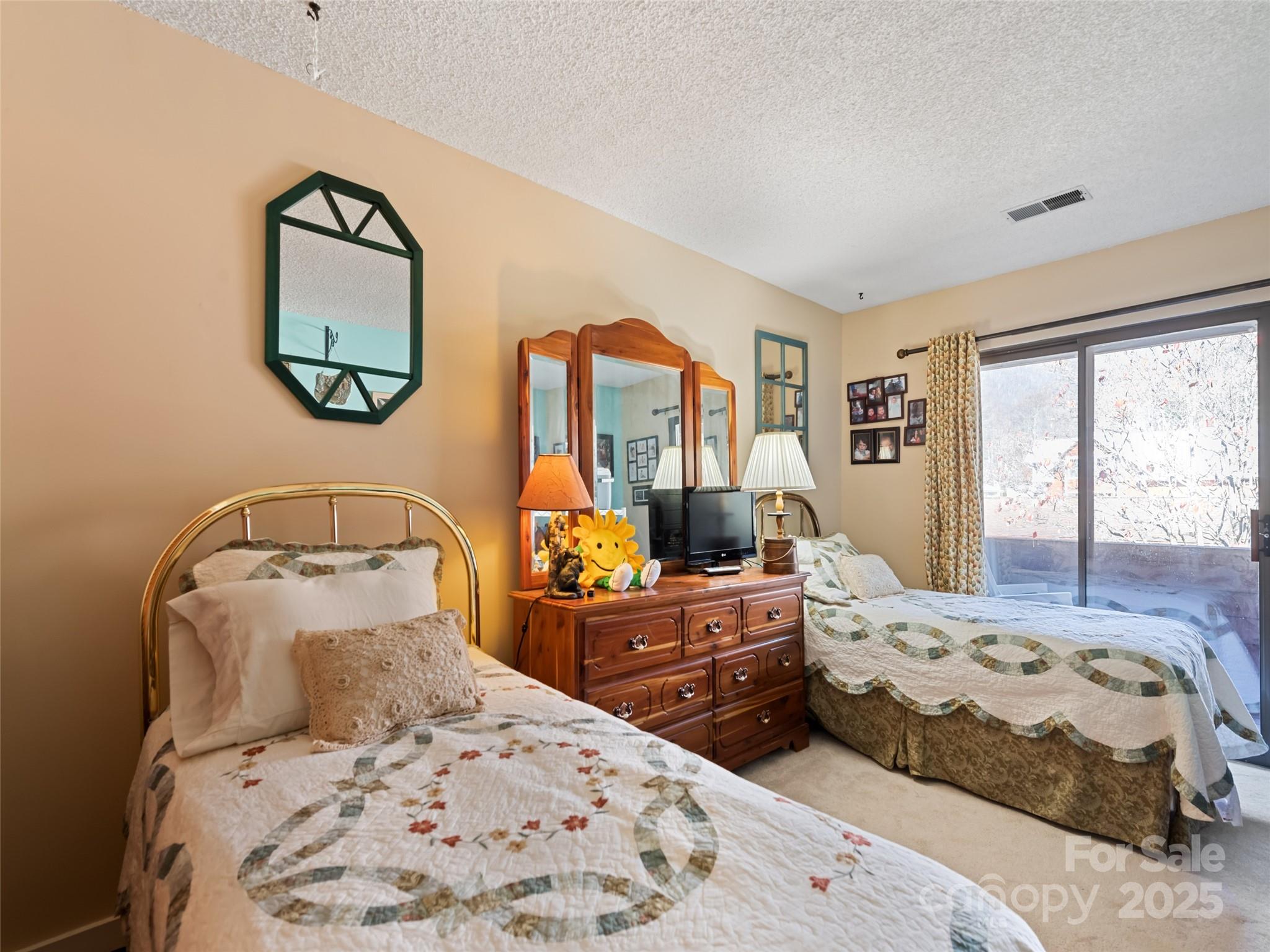 40 Meadows Lane — Maggie Valley