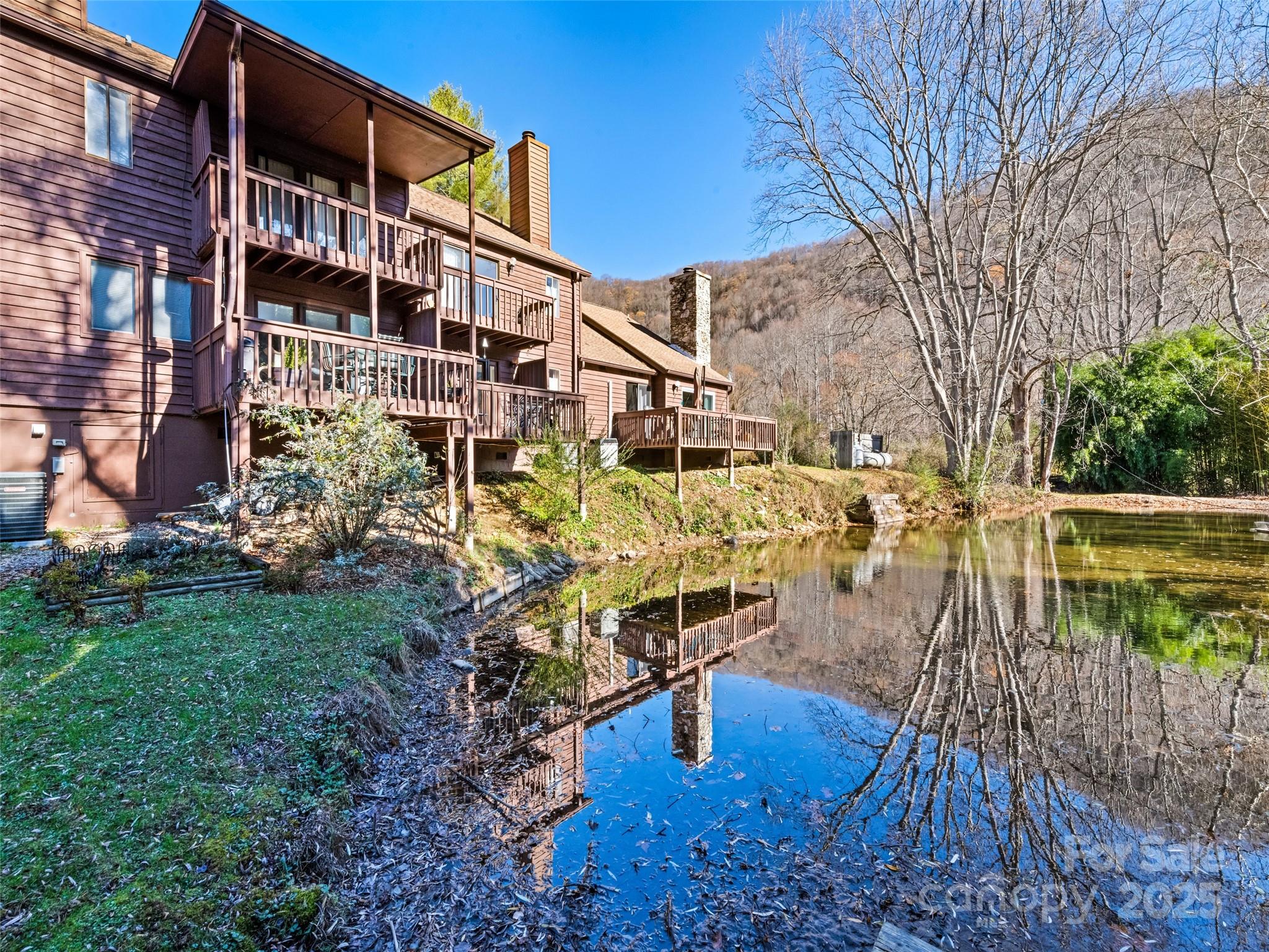 40 Meadows Lane — Maggie Valley