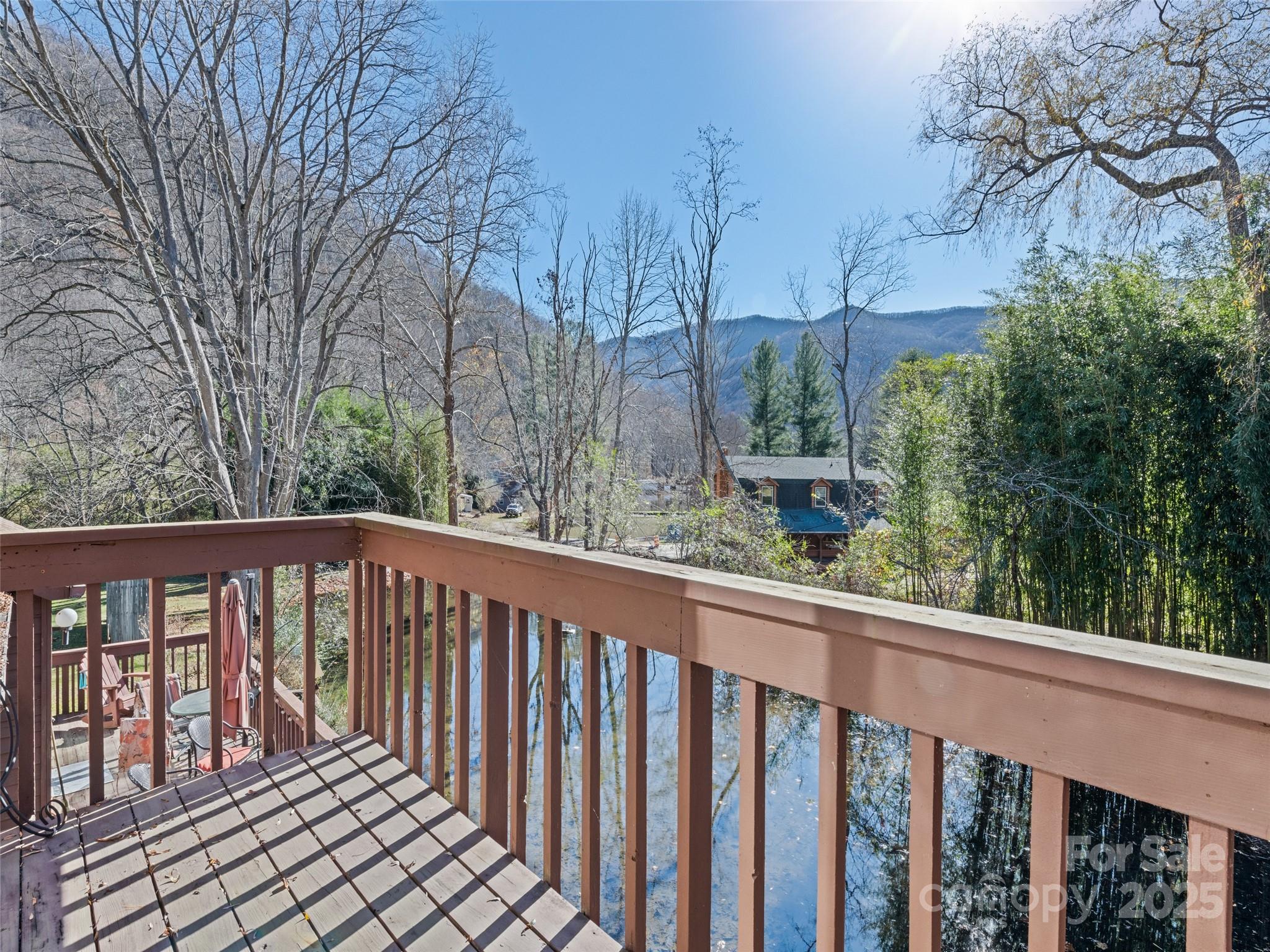 40 Meadows Lane — Maggie Valley