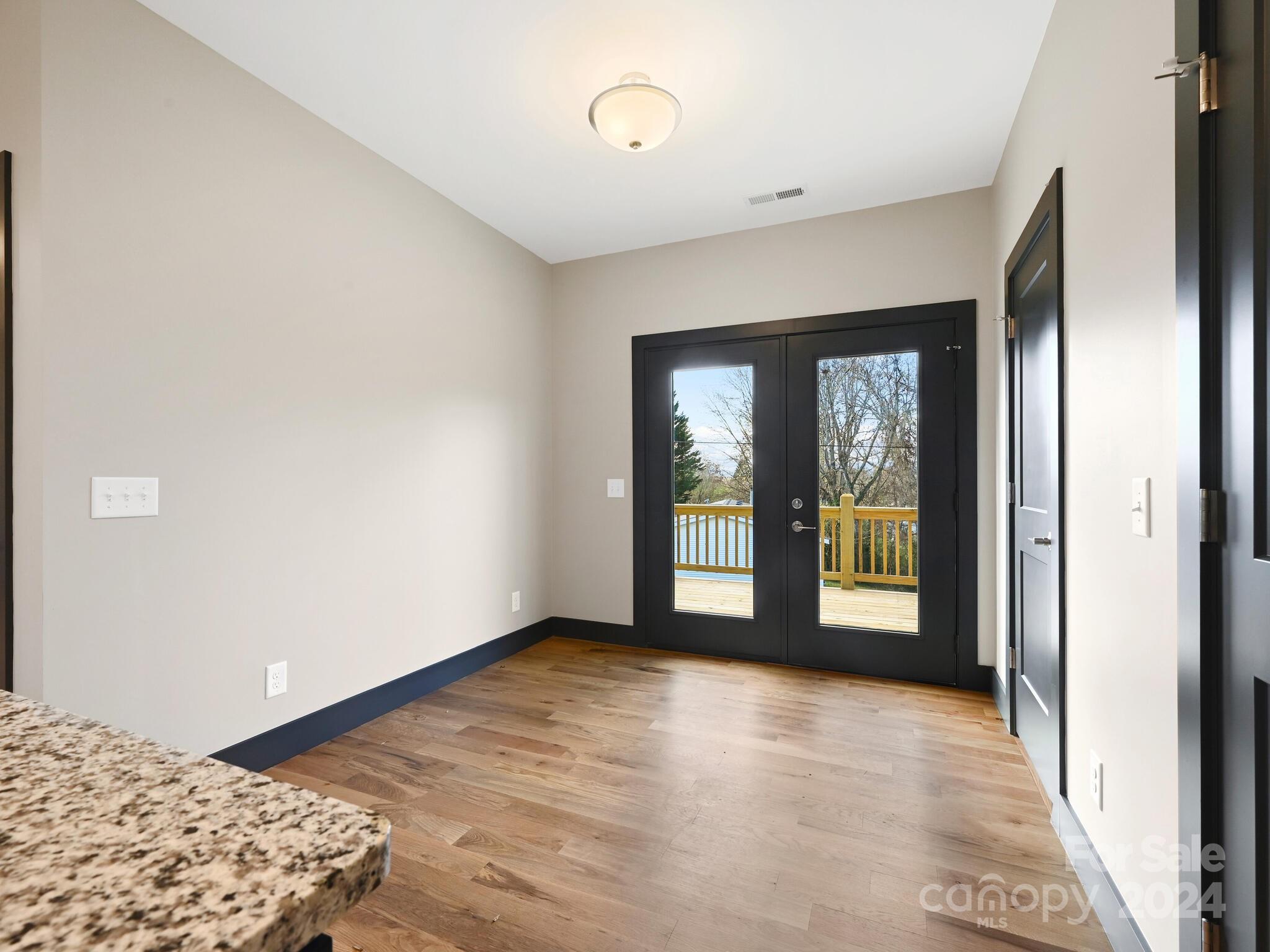 52 Fox Drive — Asheville