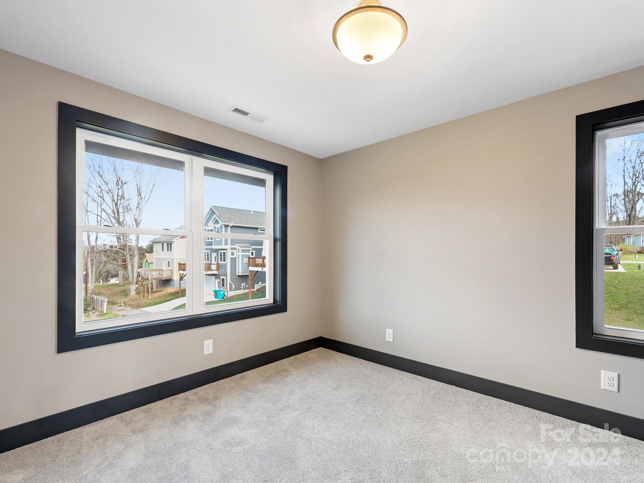 52 Fox Drive — Asheville