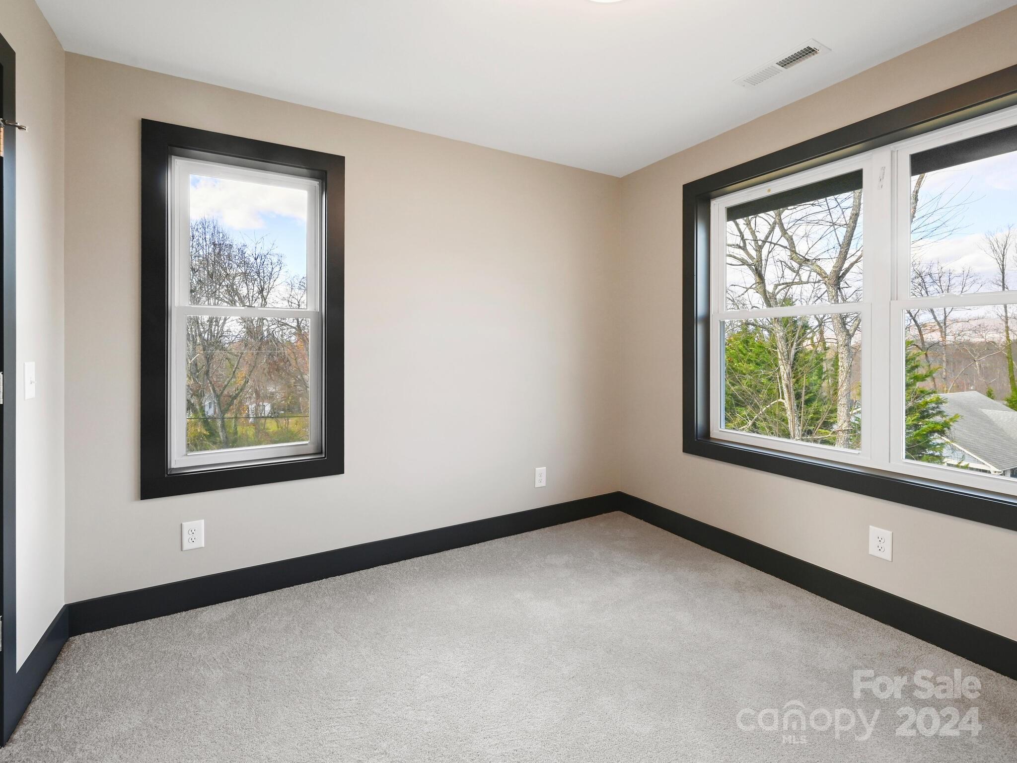 52 Fox Drive — Asheville