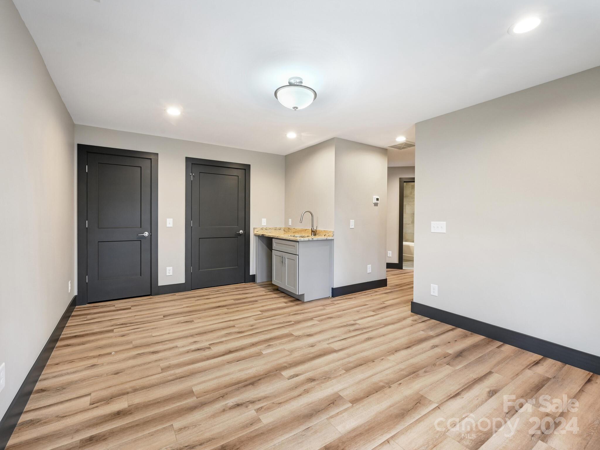 52 Fox Drive — Asheville