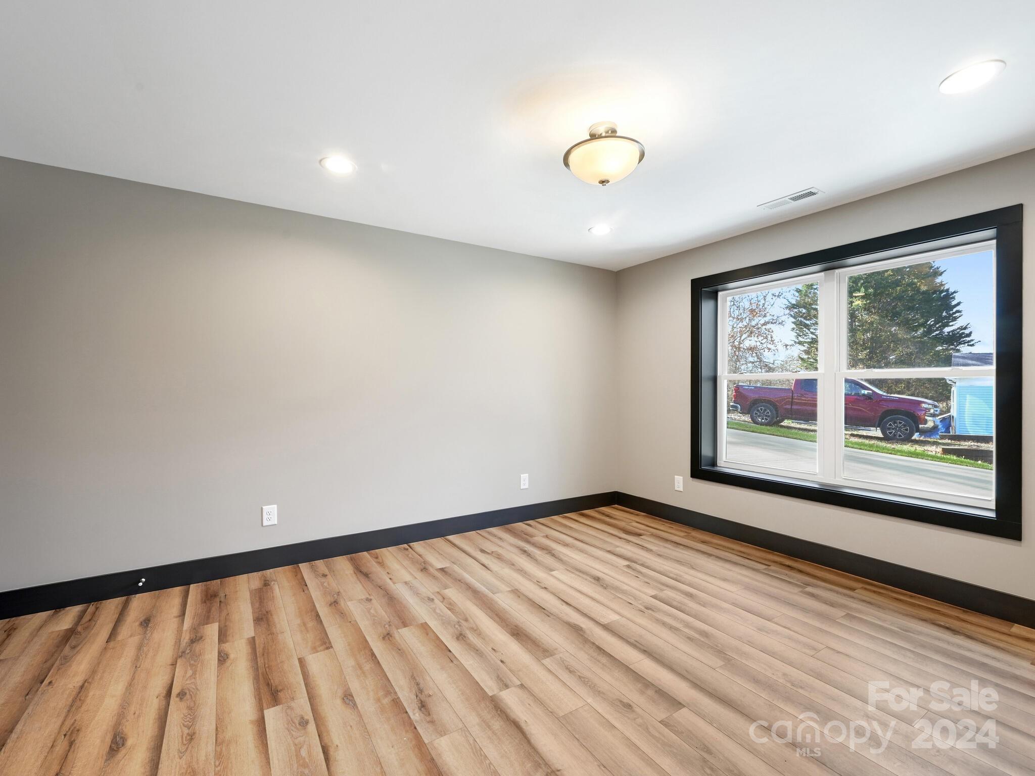 52 Fox Drive — Asheville