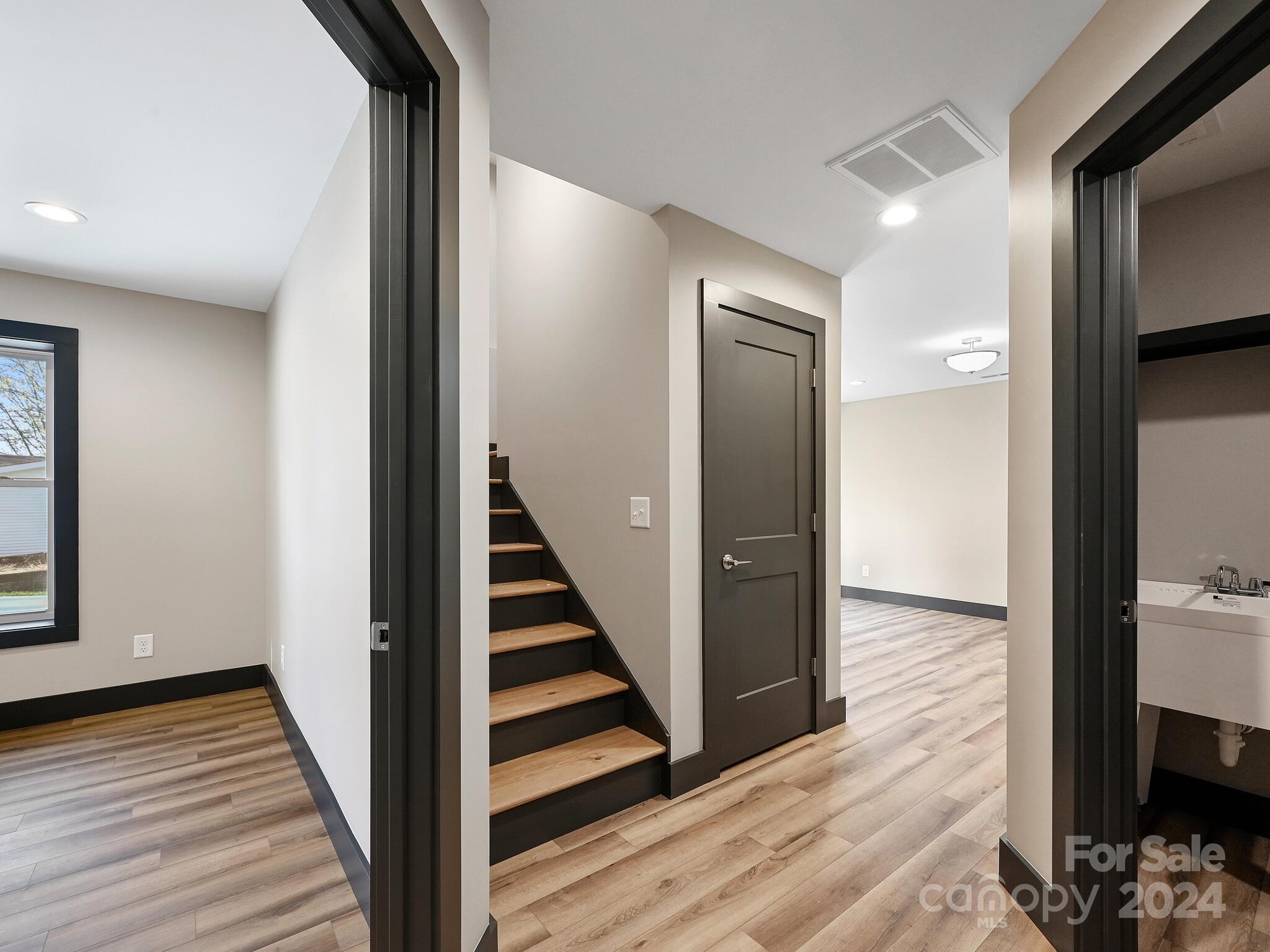 52 Fox Drive — Asheville