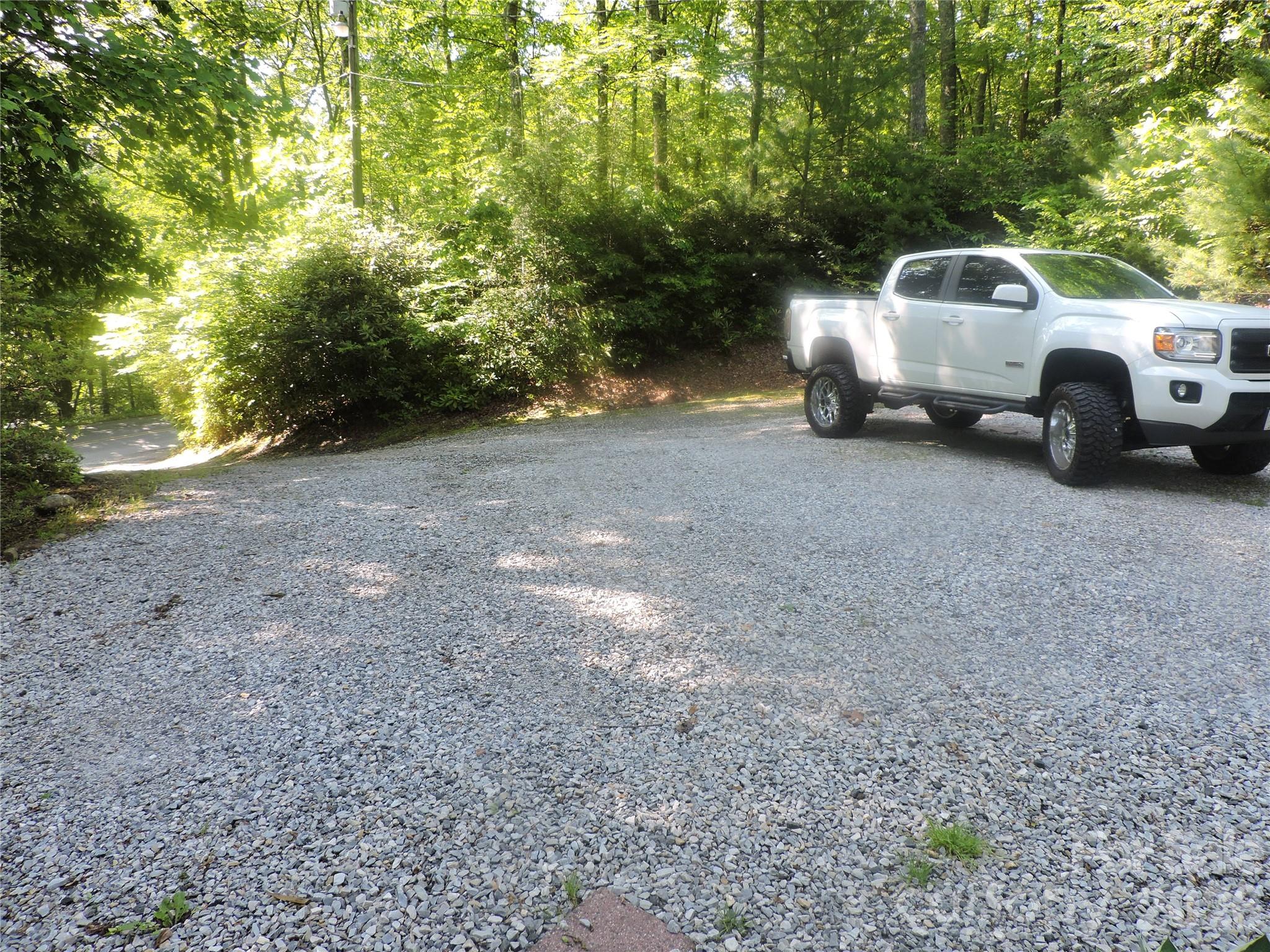 2271 Gouges Creek Road — Spruce Pine