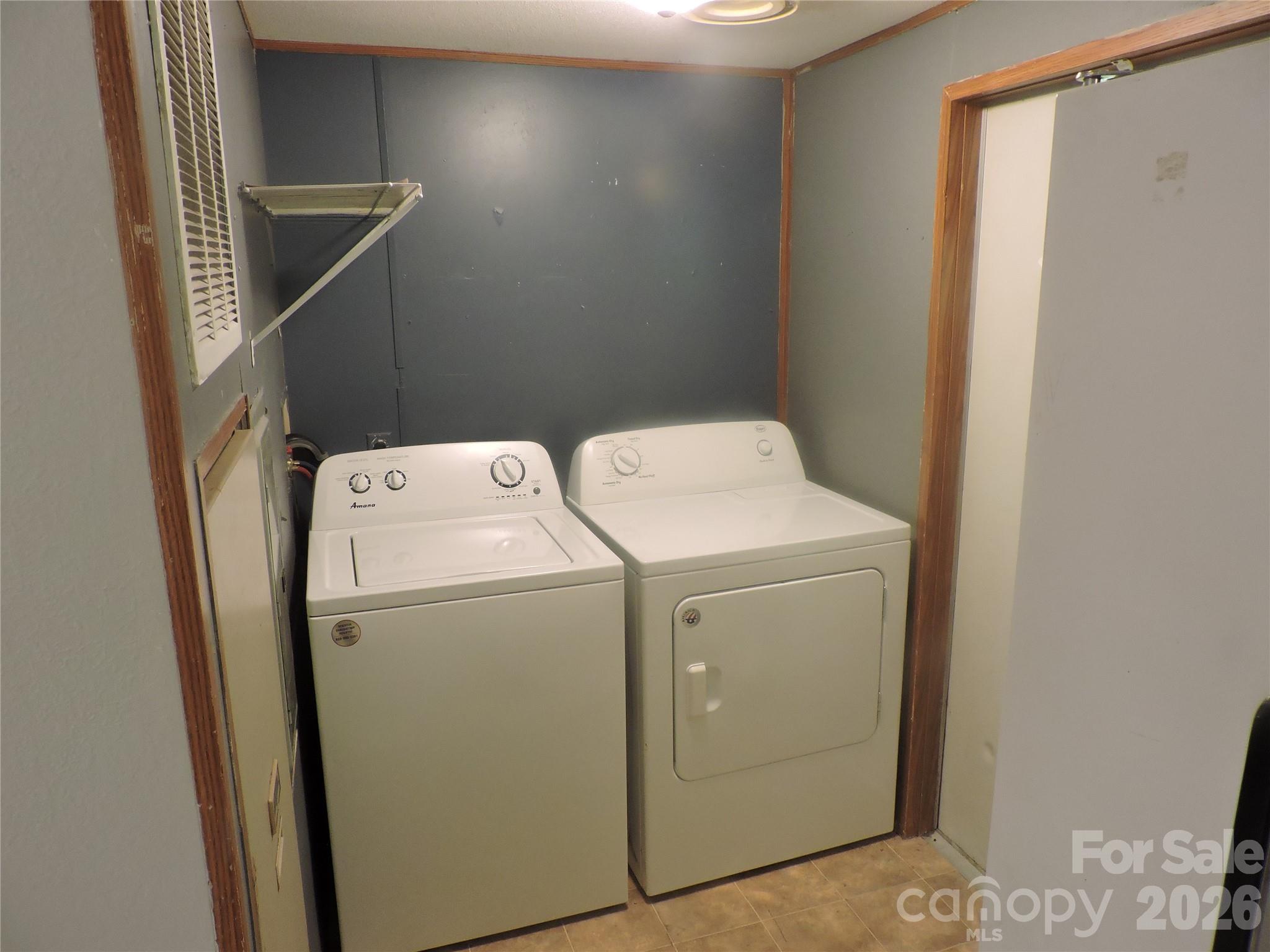 2271 Gouges Creek Road — Spruce Pine