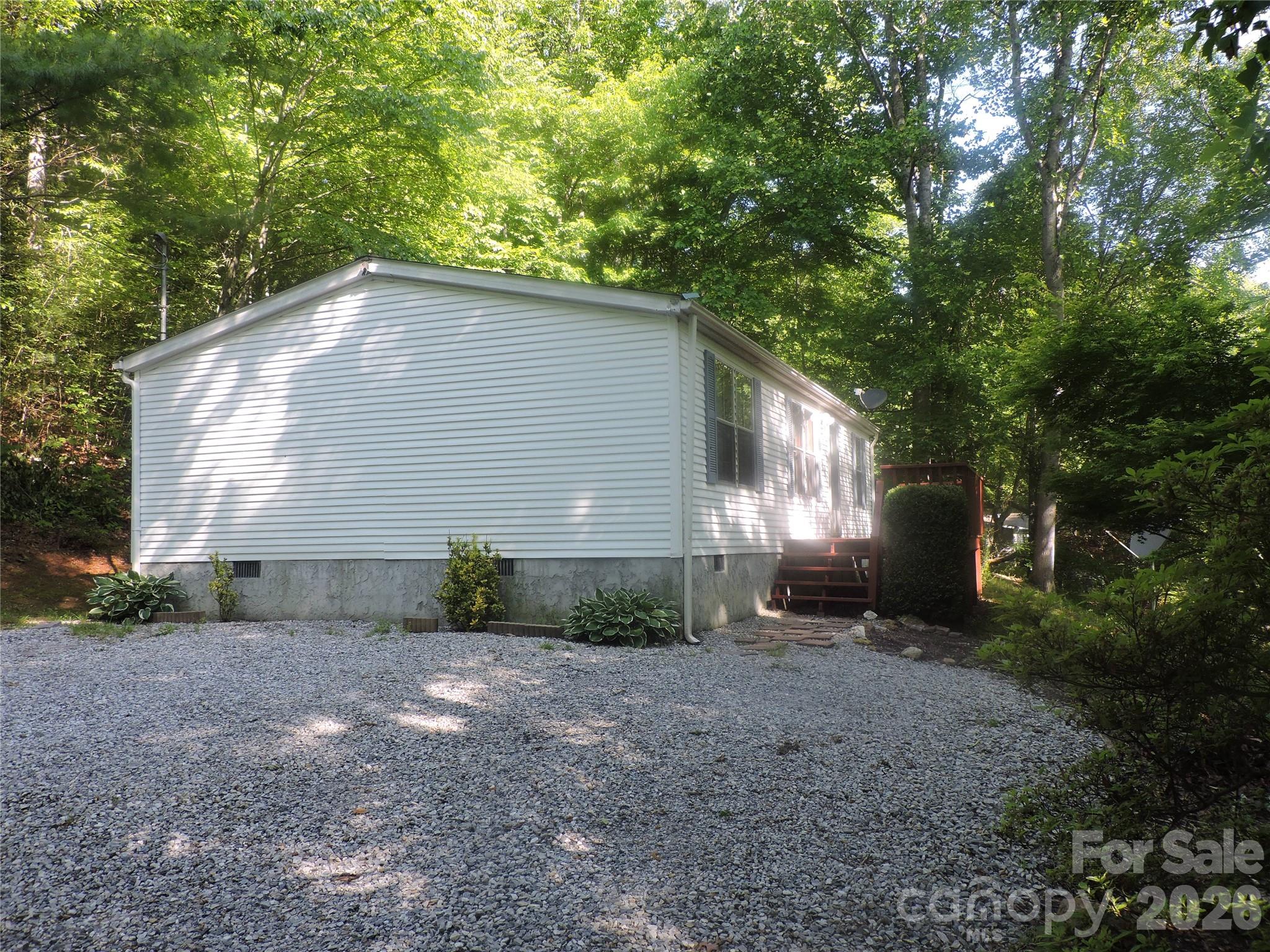 2271 Gouges Creek Road — Spruce Pine