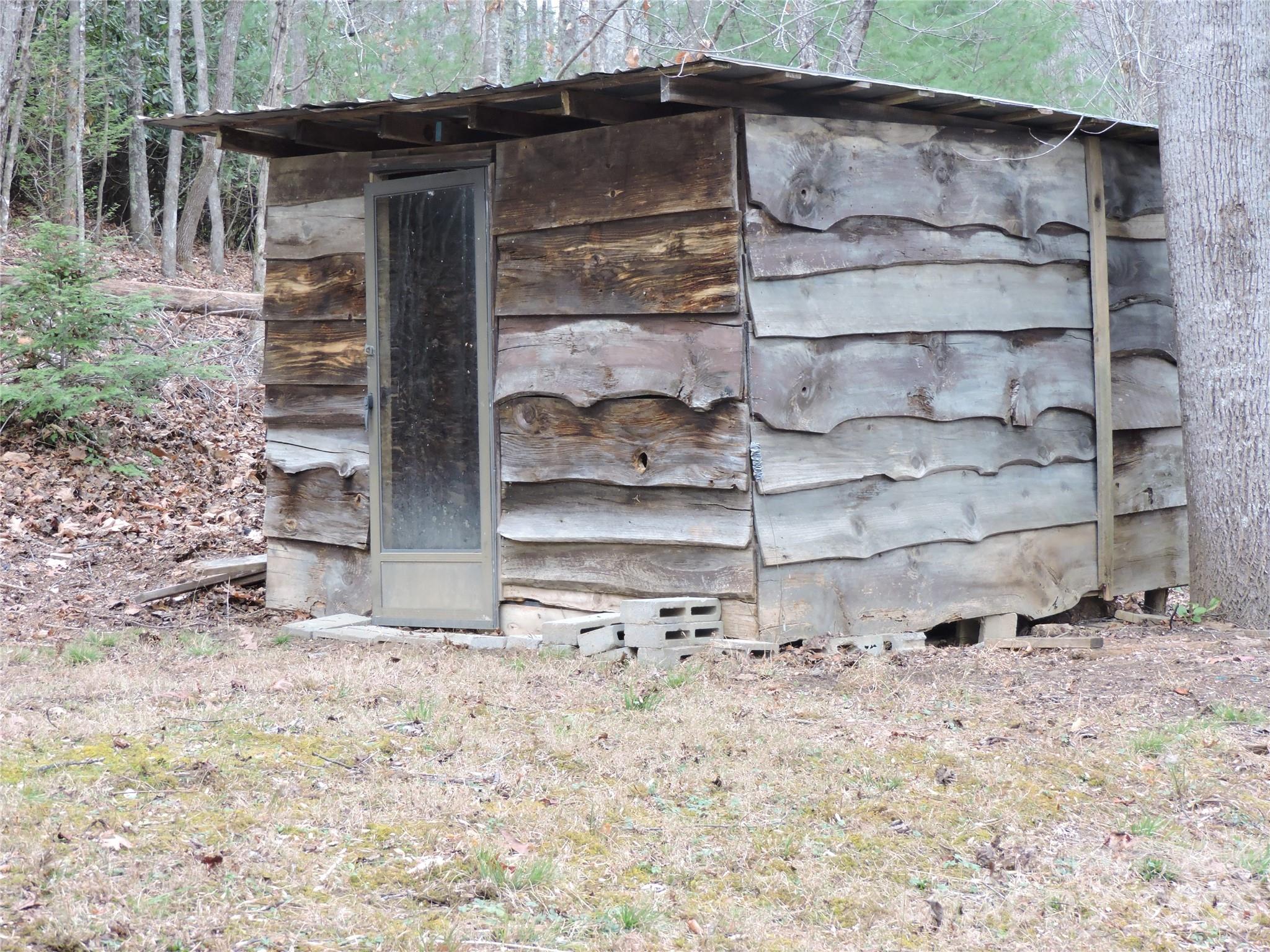 2271 Gouges Creek Road — Spruce Pine