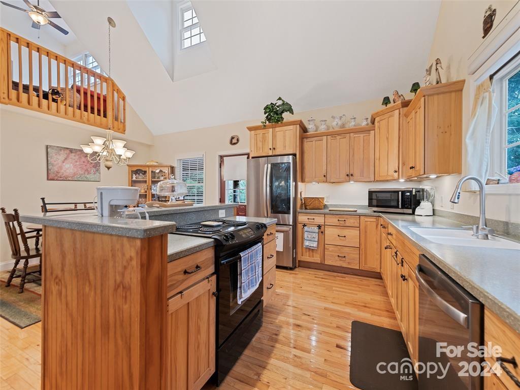 12 Belisle Lane — Maggie Valley