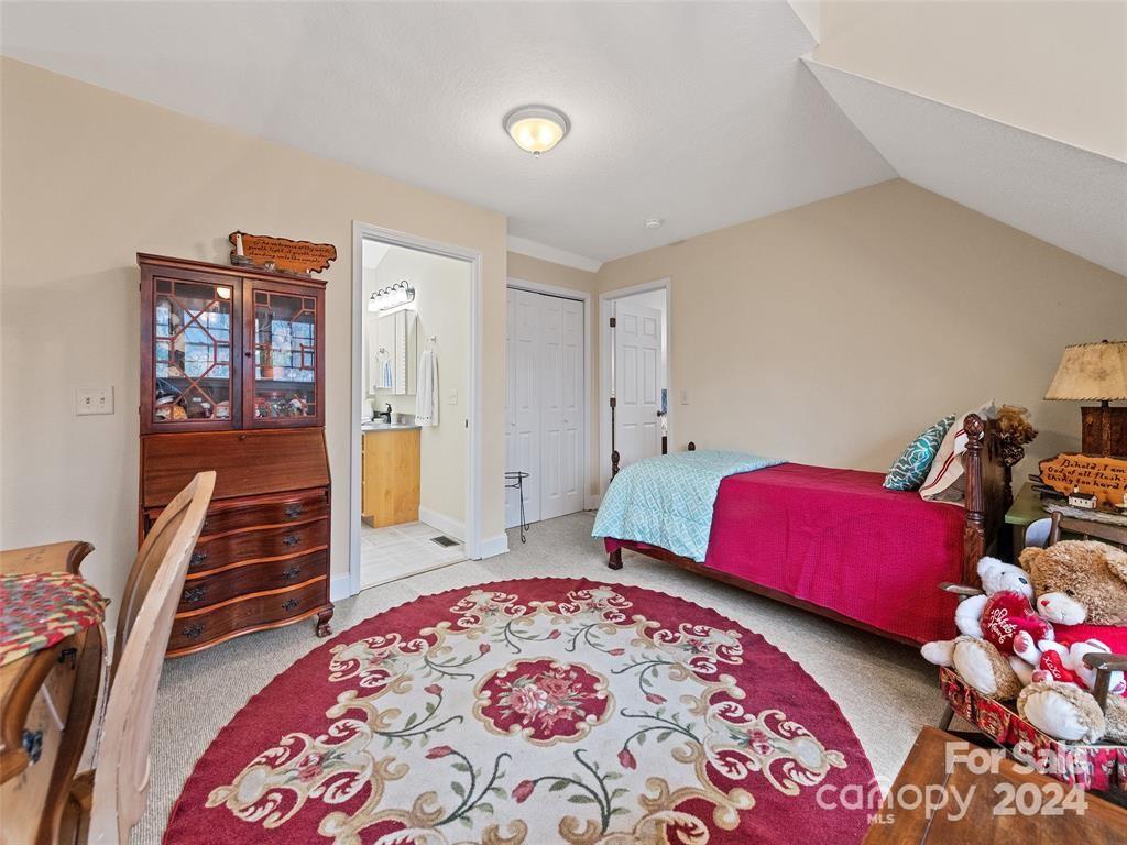 12 Belisle Lane — Maggie Valley