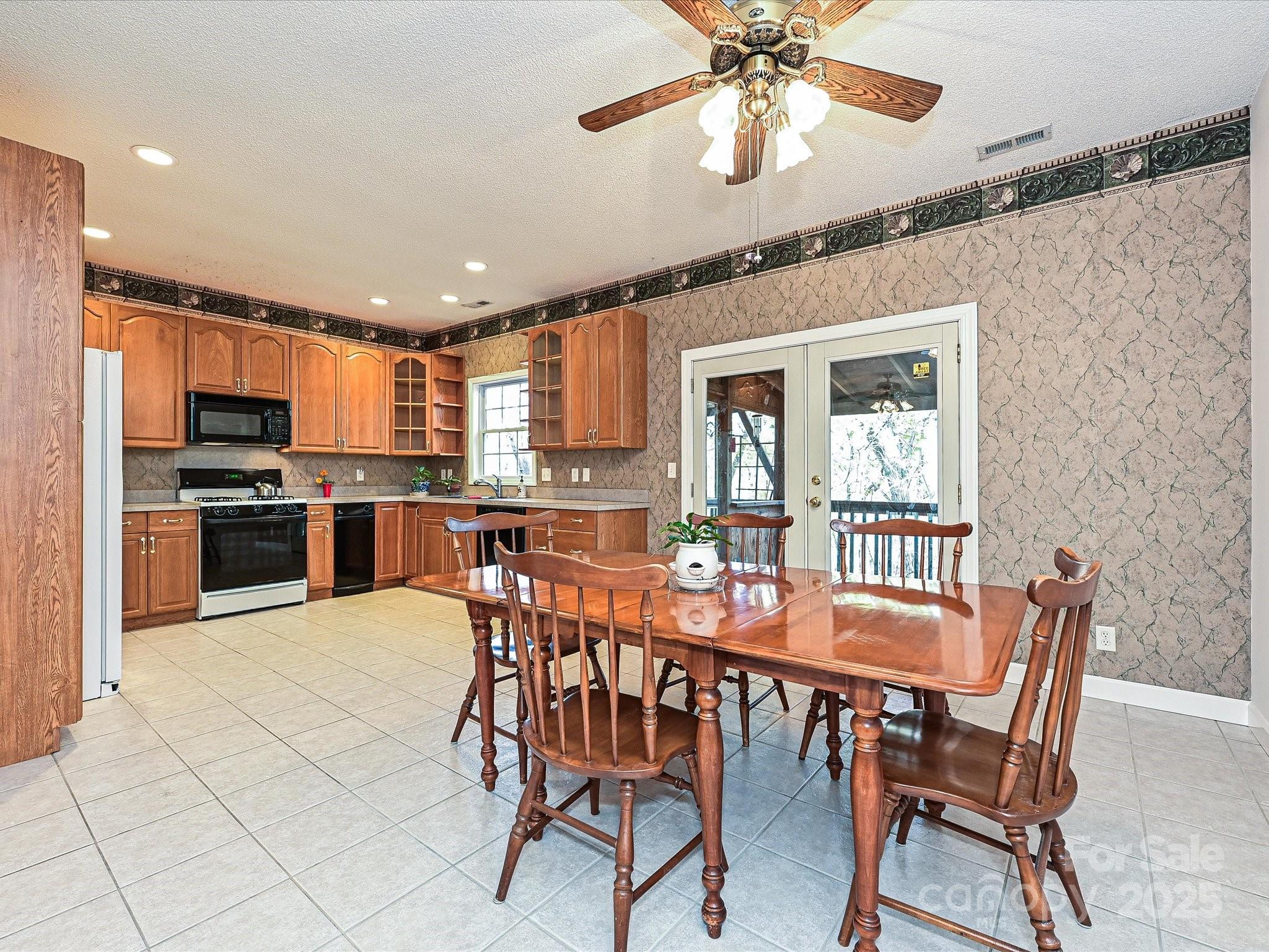 25040 Timberlake Drive — Tega Cay