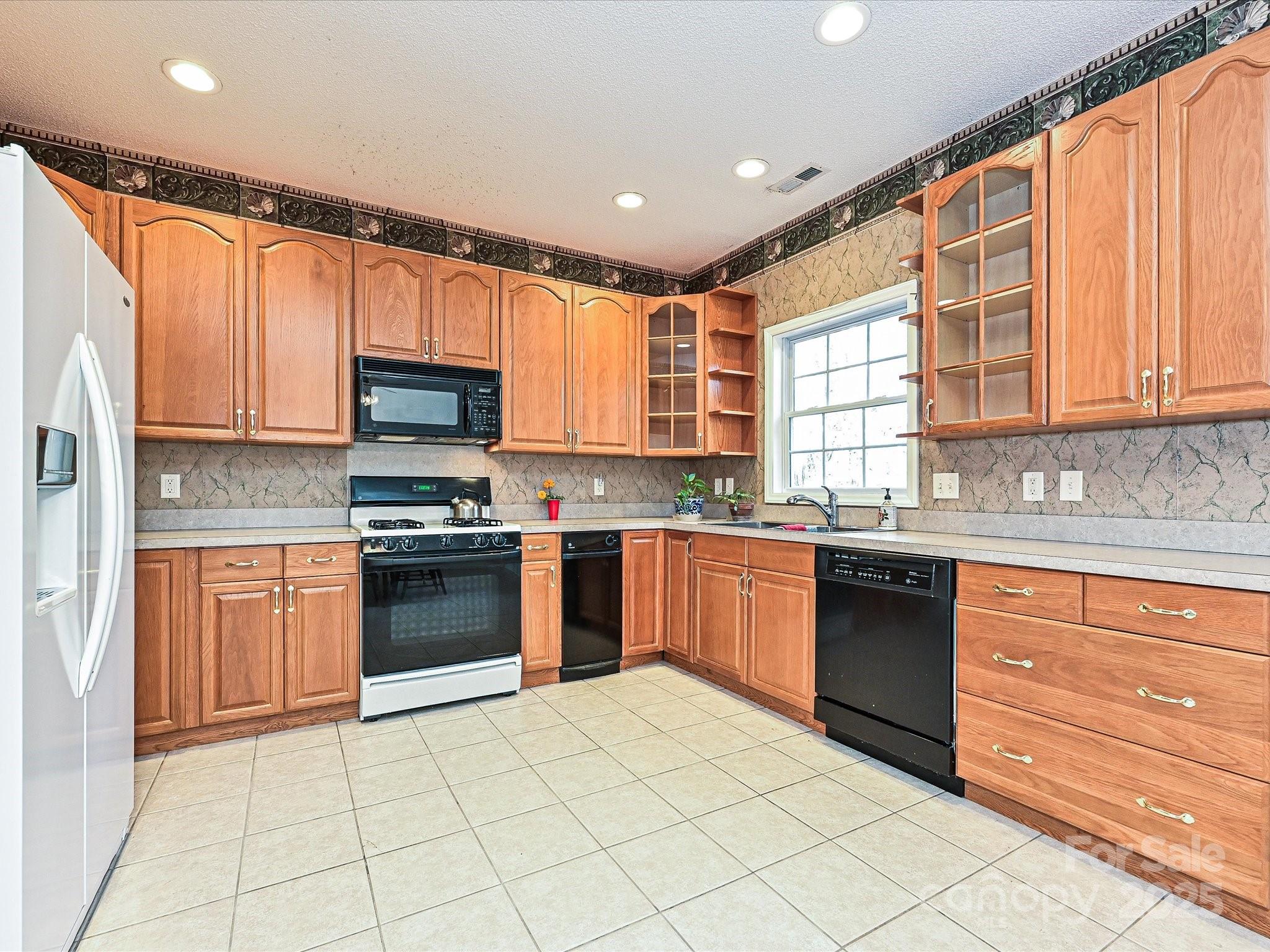 25040 Timberlake Drive — Tega Cay