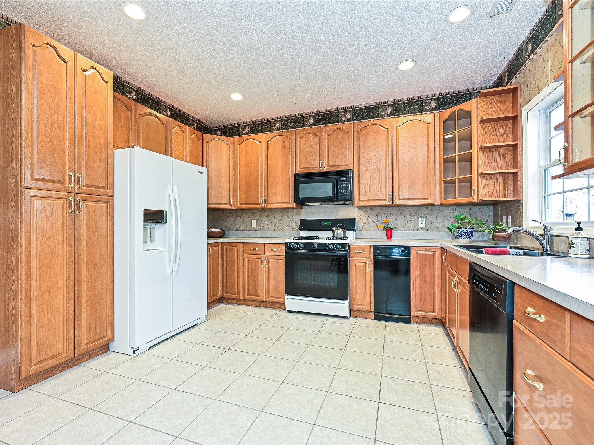 25040 Timberlake Drive — Tega Cay